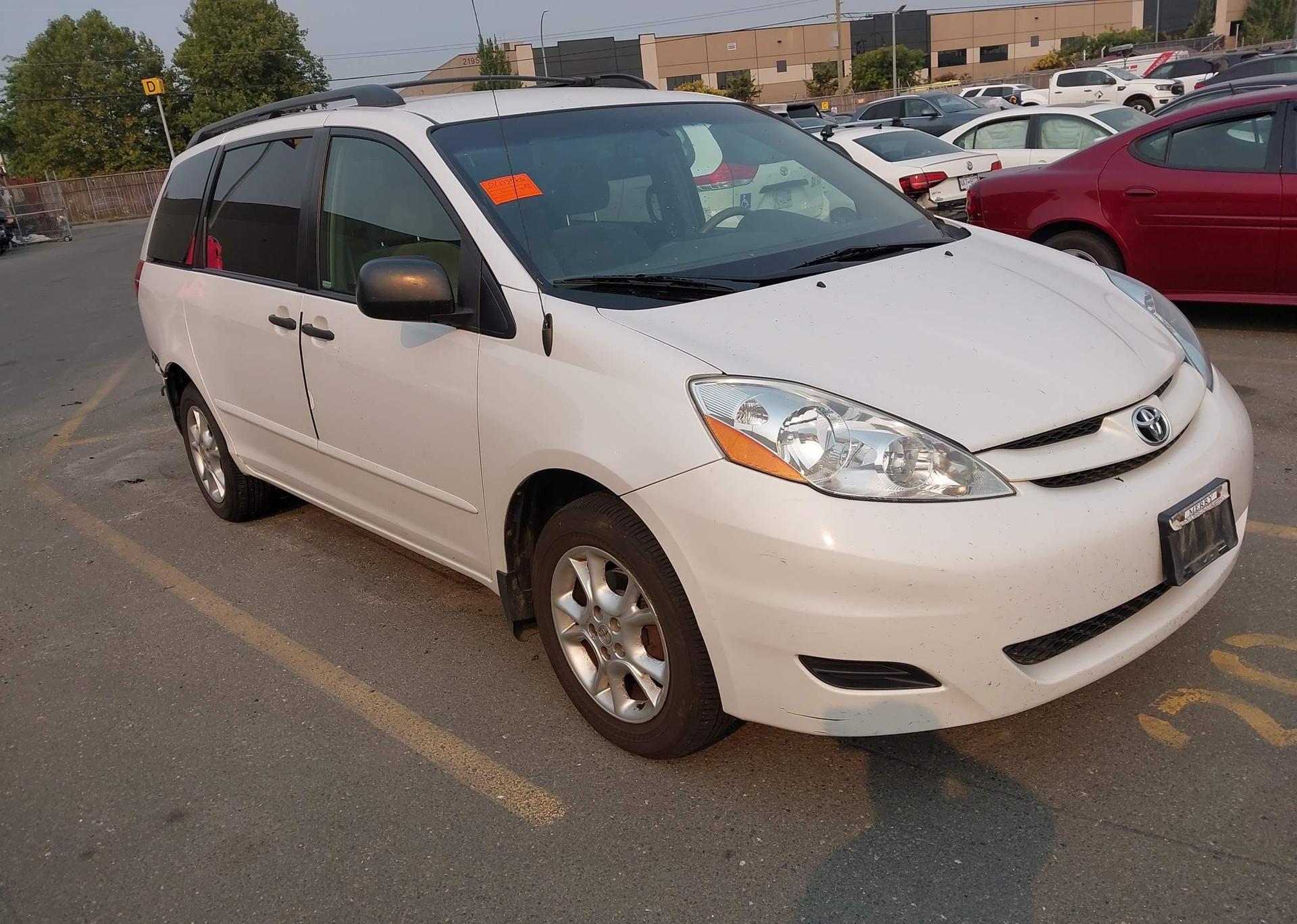 2006 TOYOTA SIENNA CE