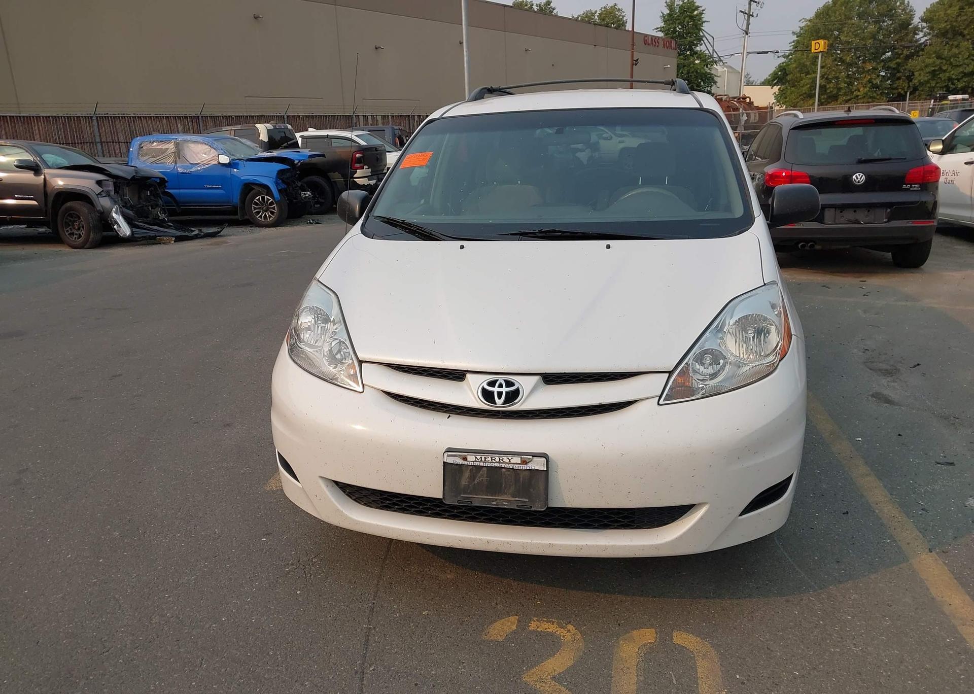 2006 TOYOTA SIENNA CE