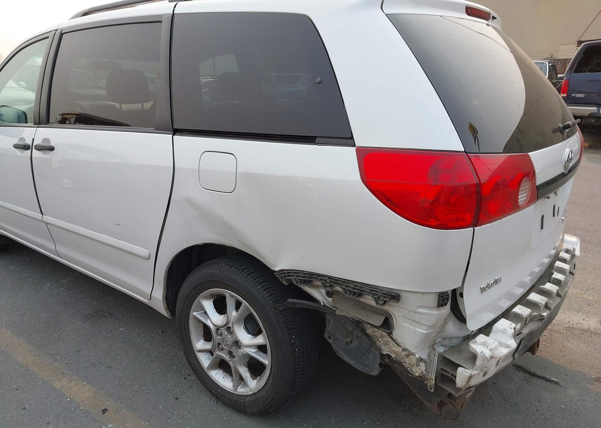 2006 TOYOTA SIENNA CE