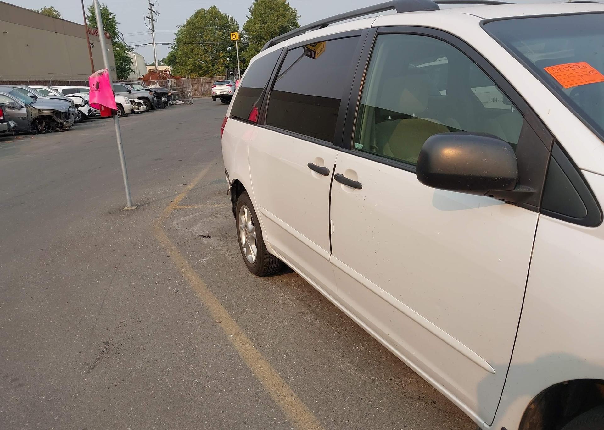 2006 TOYOTA SIENNA CE