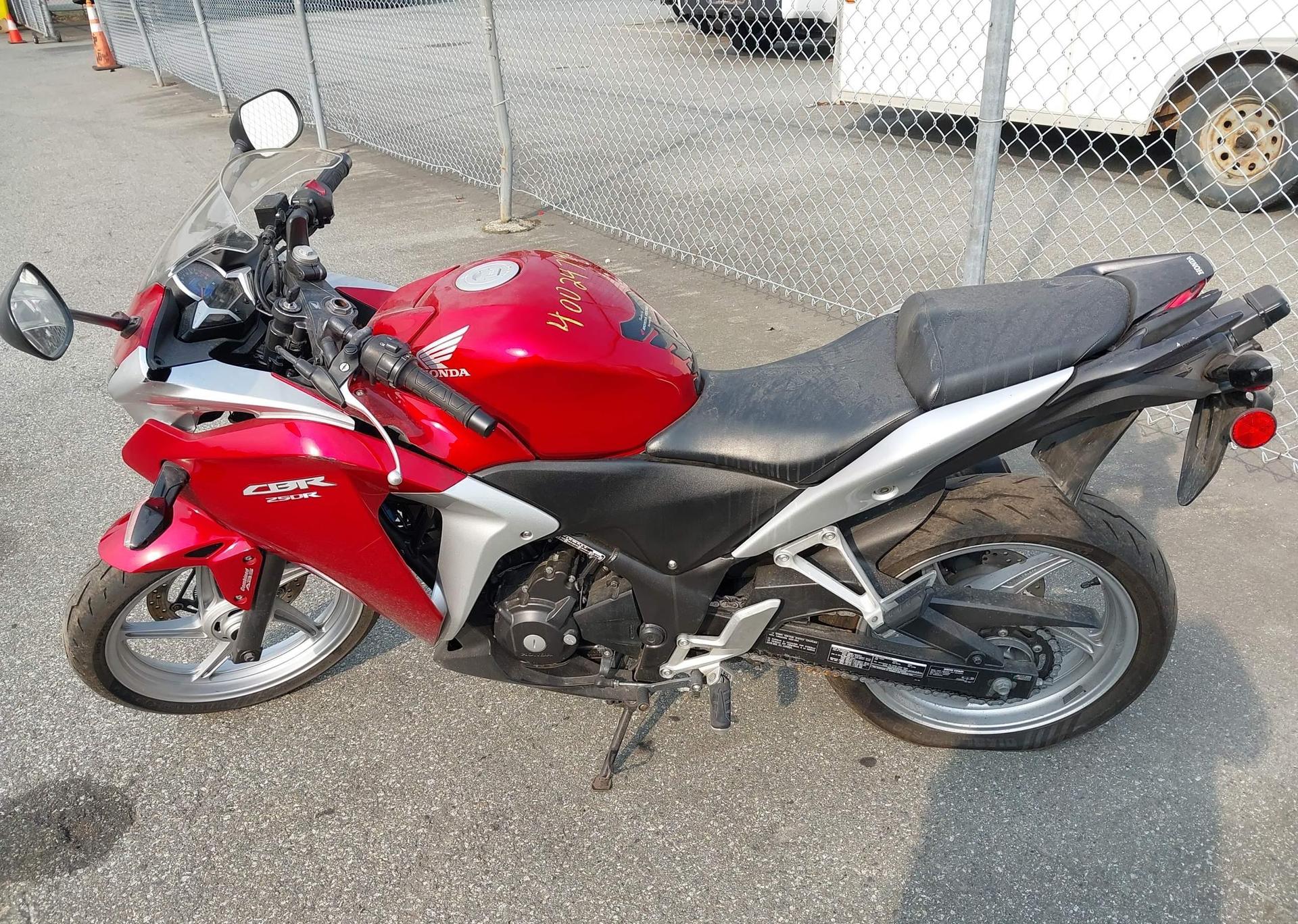2011 HONDA CBR250 RA