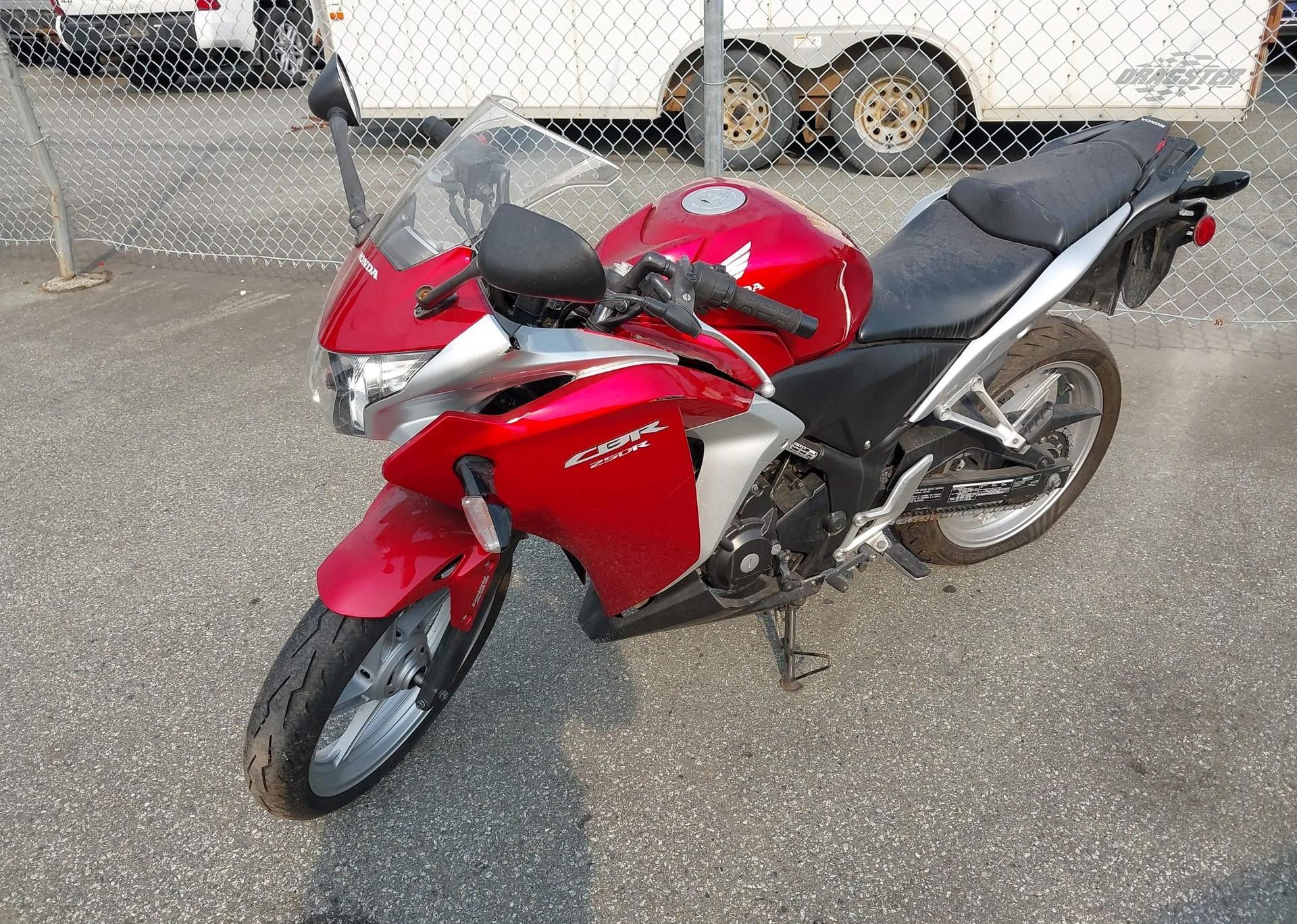 2011 HONDA CBR250 RA