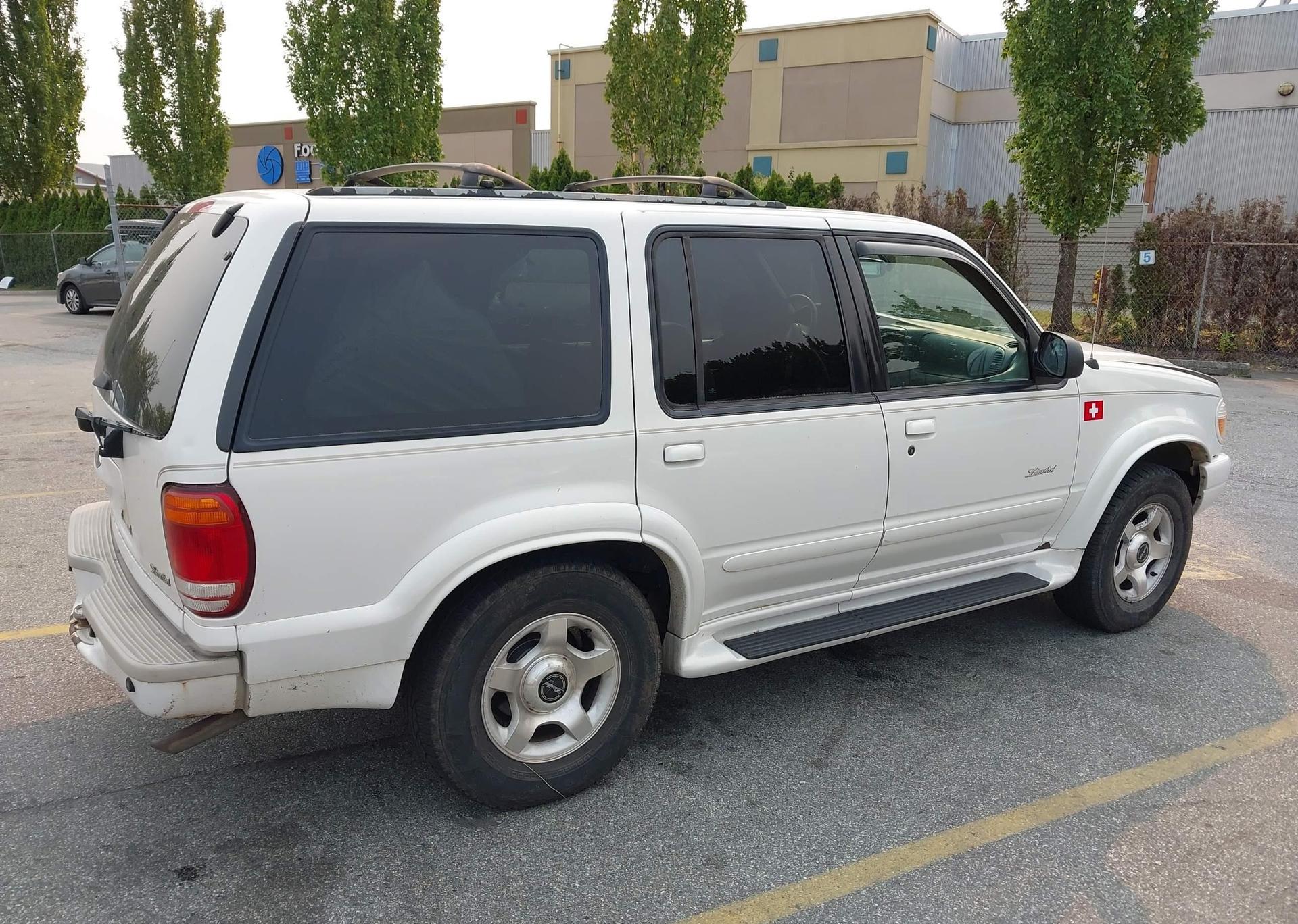 2000 FORD EXPLORER LIMITED