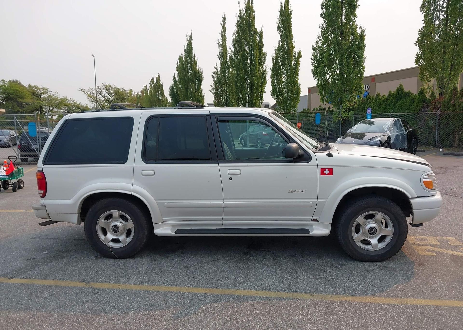 2000 FORD EXPLORER LIMITED