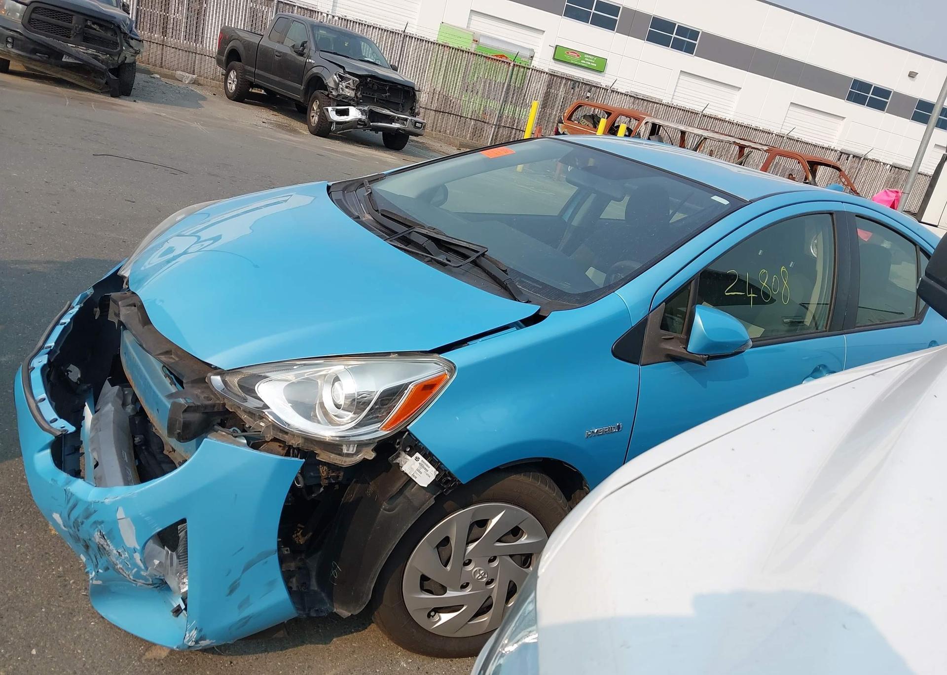 2016 TOYOTA PRIUS