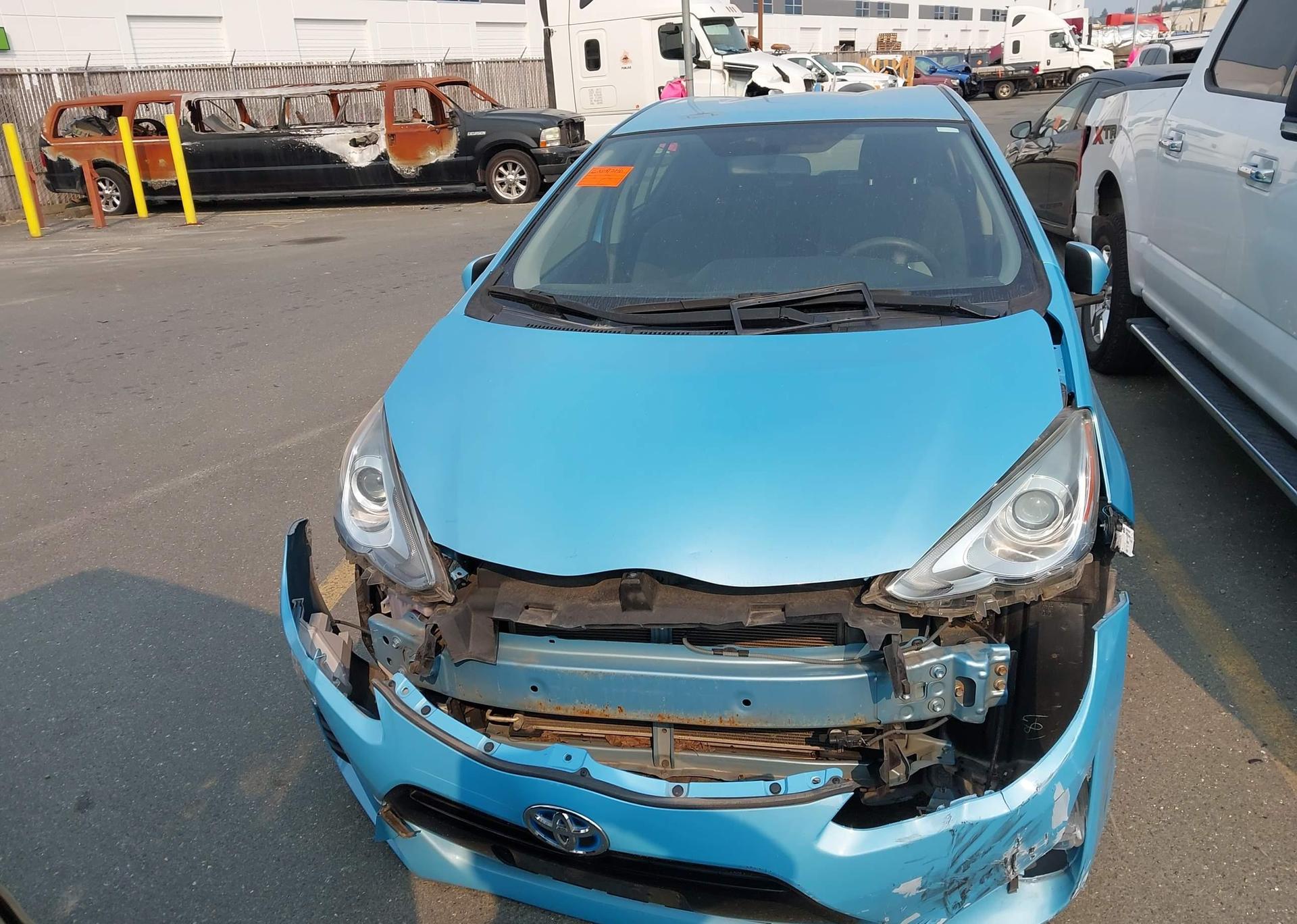 2016 TOYOTA PRIUS