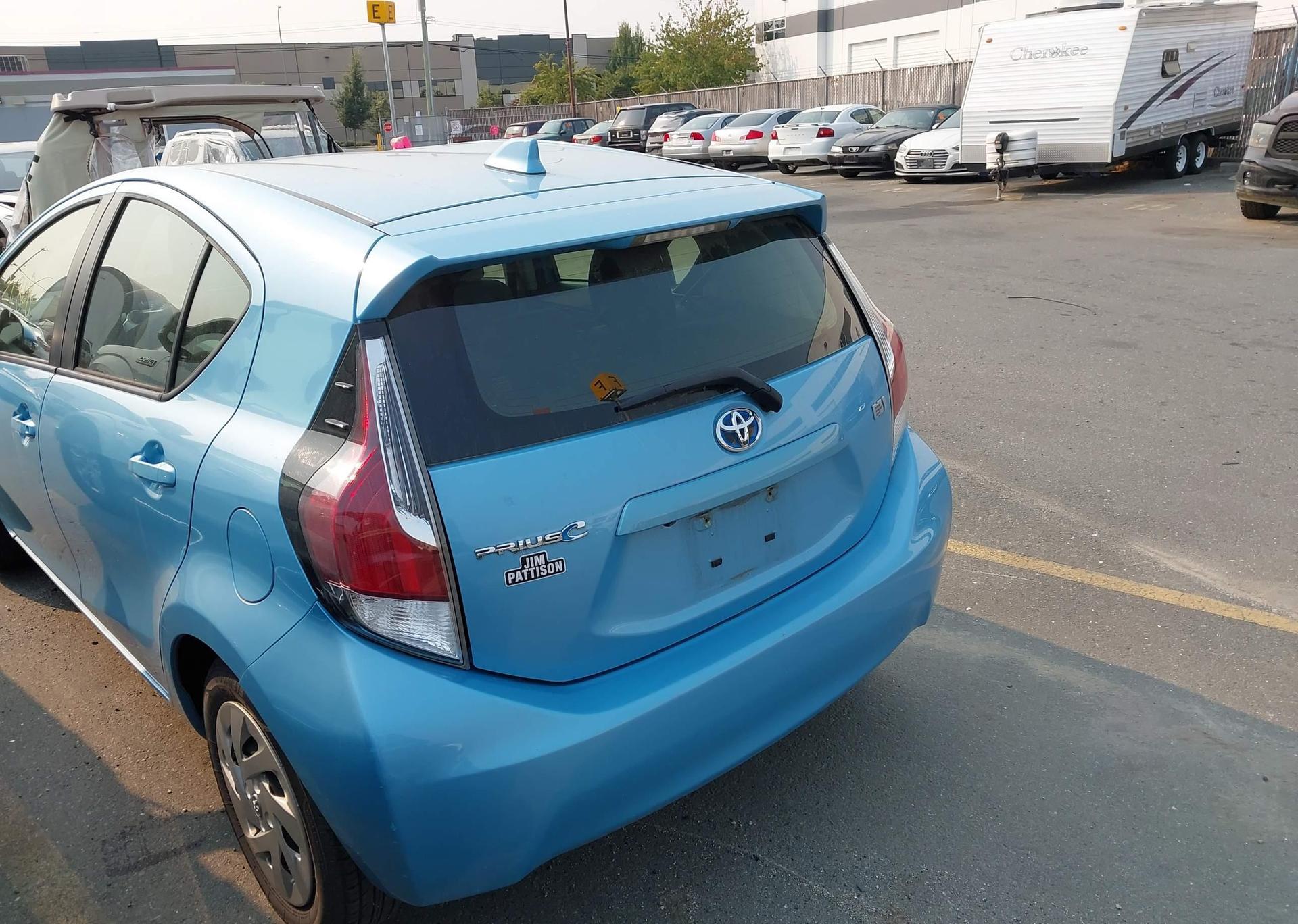2016 TOYOTA PRIUS