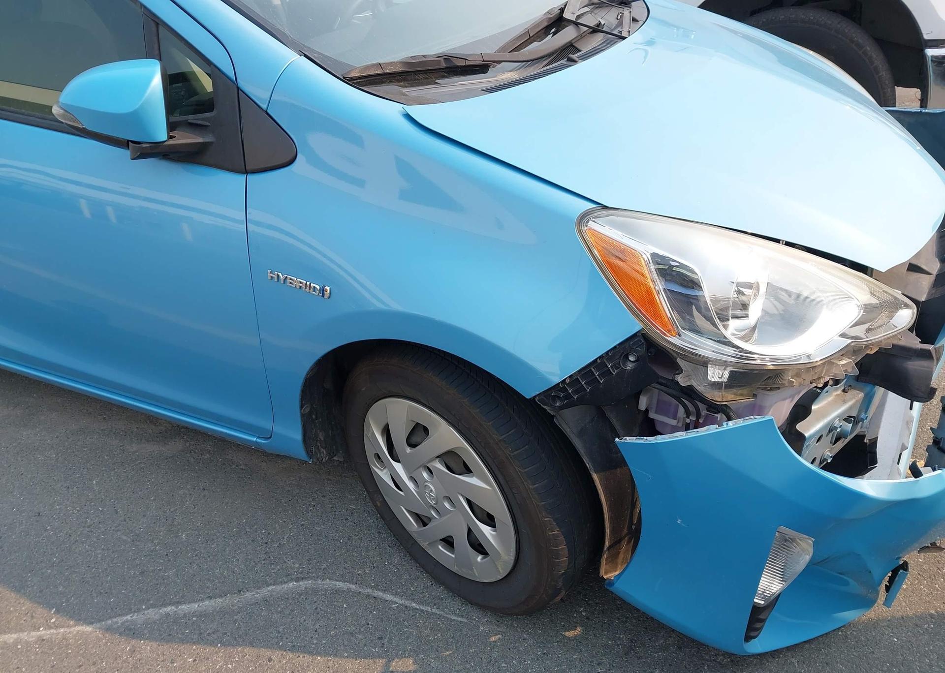 2016 TOYOTA PRIUS
