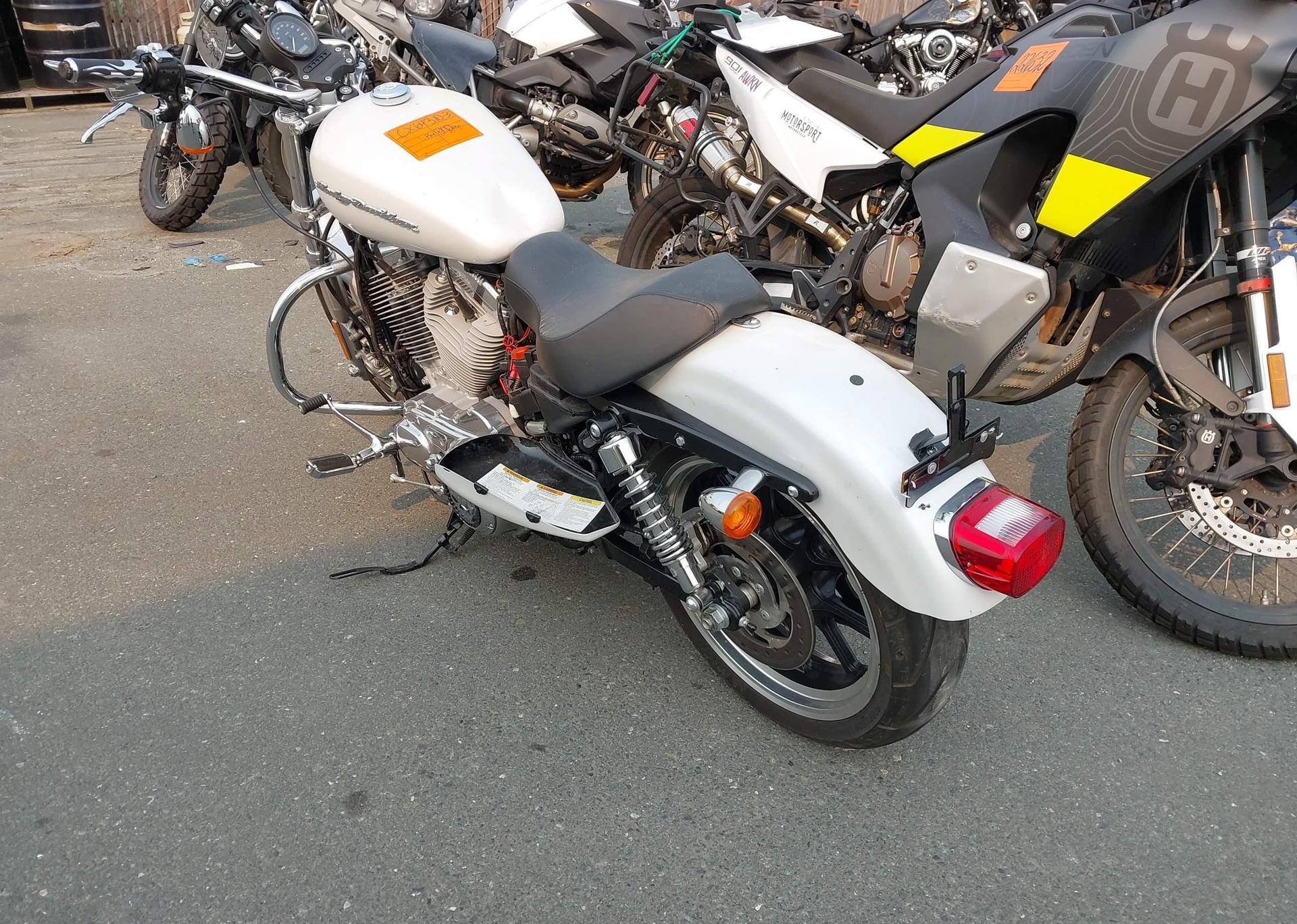 2011 HARLEY-DAVIDSON XL883 L