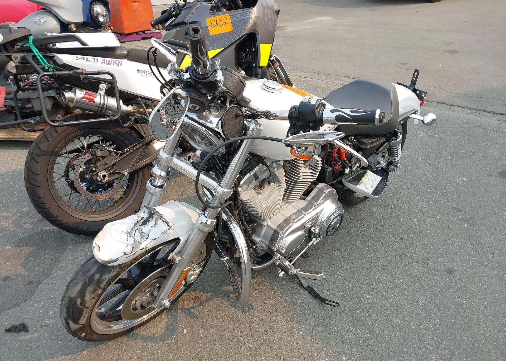 2011 HARLEY-DAVIDSON XL883 L