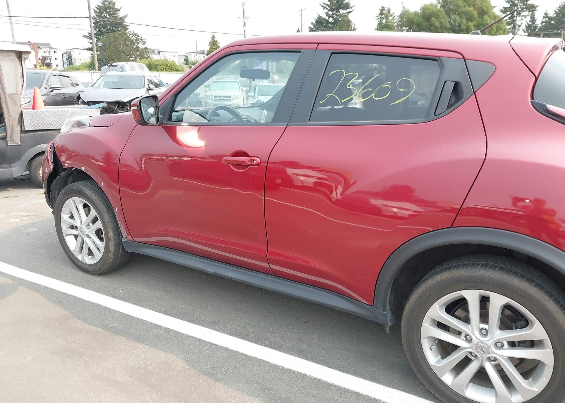 2015 NISSAN JUKE S