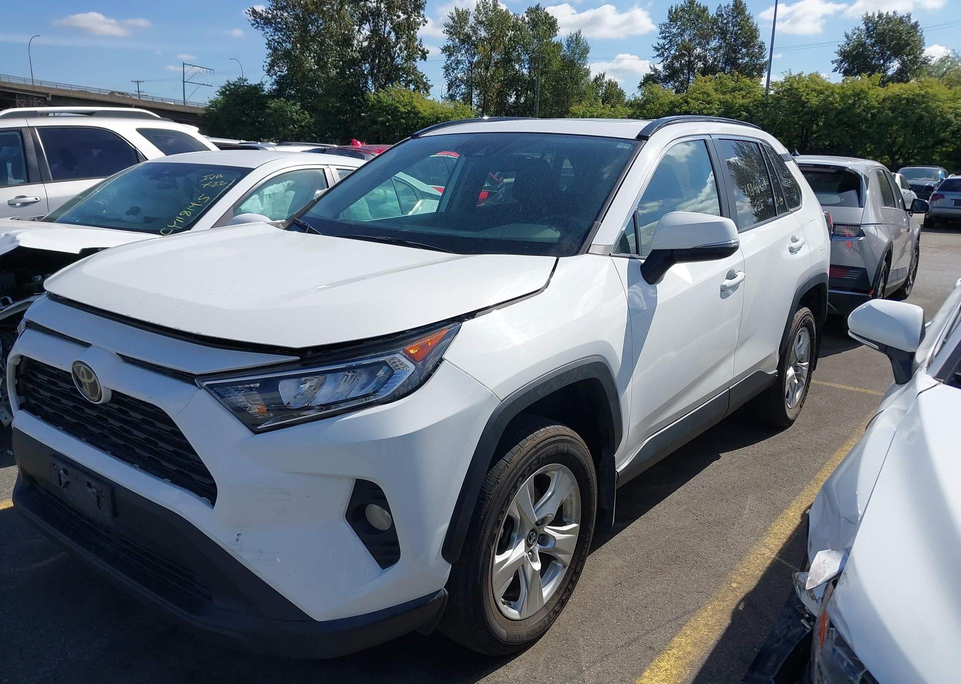 2020 TOYOTA RAV4 XLE