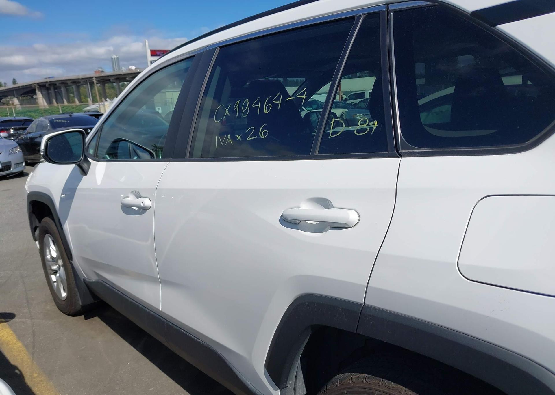 2020 TOYOTA RAV4 XLE