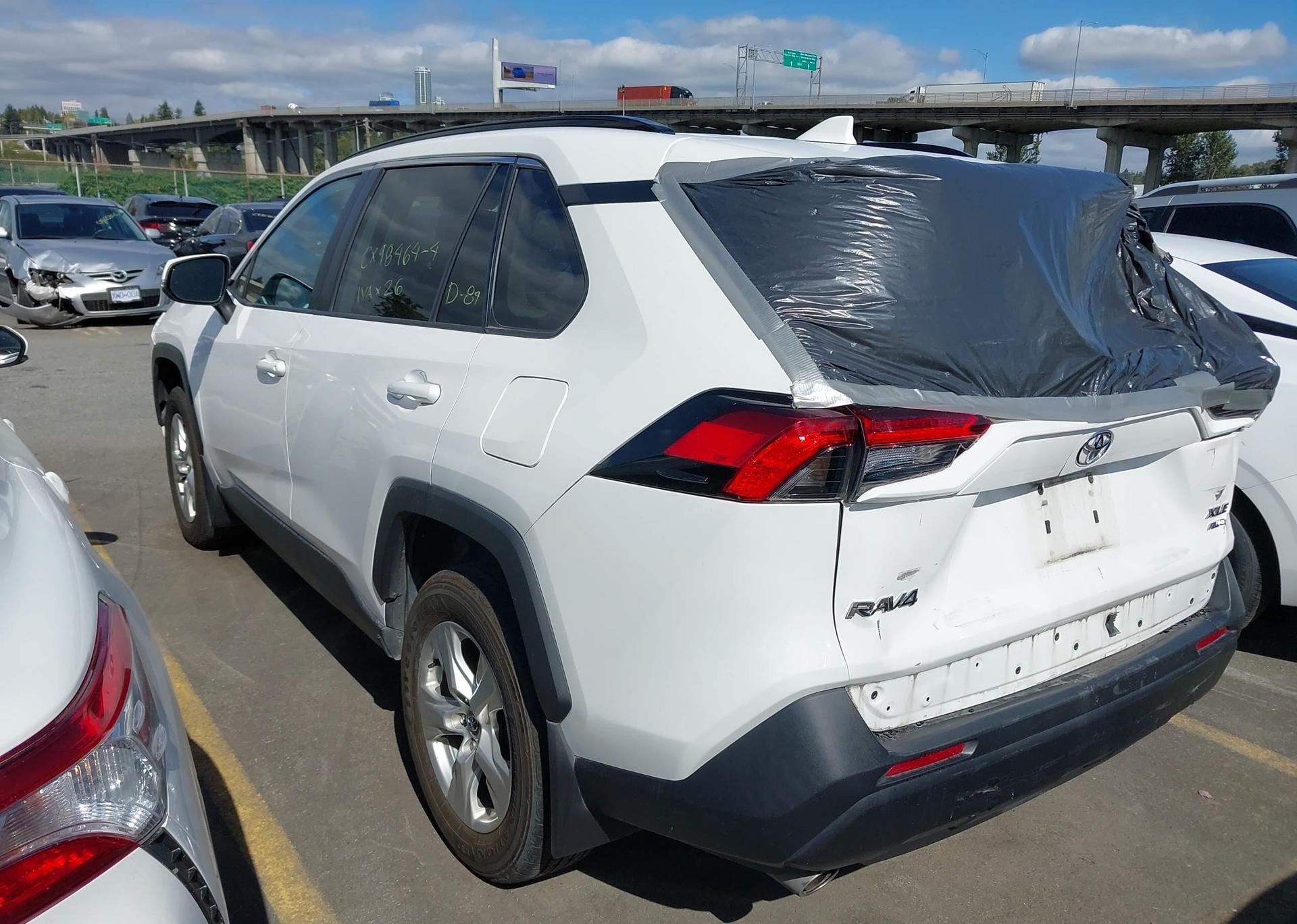 2020 TOYOTA RAV4 XLE