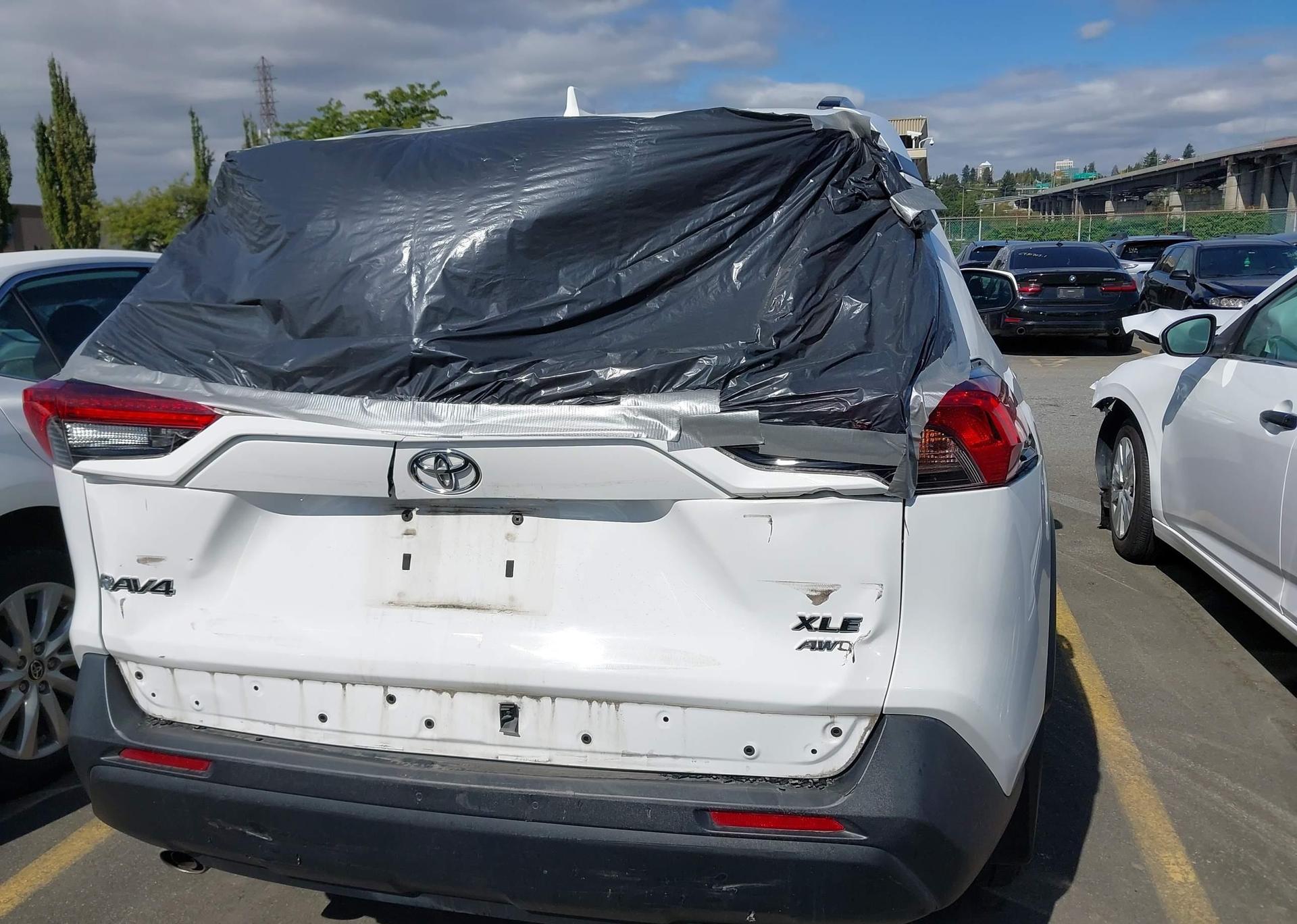 2020 TOYOTA RAV4 XLE