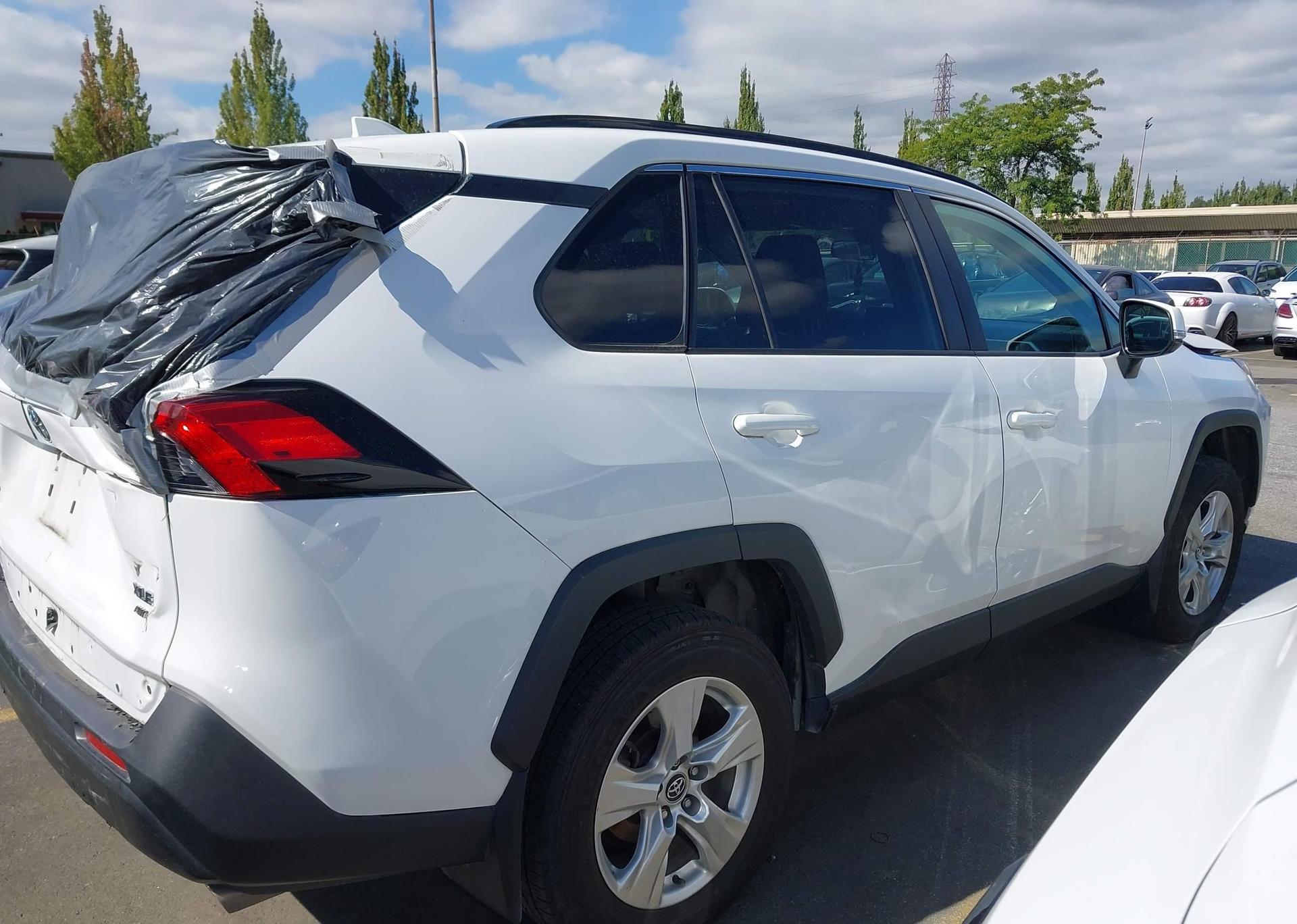2020 TOYOTA RAV4 XLE