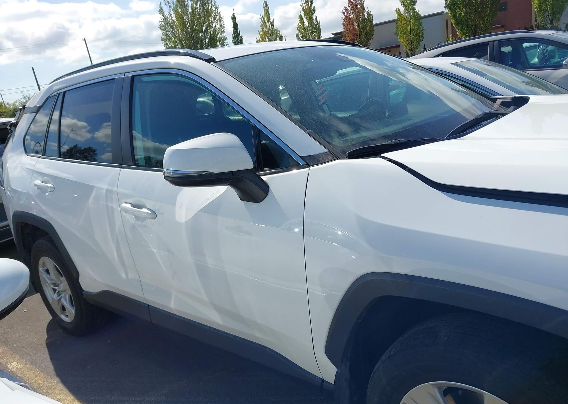 2020 TOYOTA RAV4 XLE
