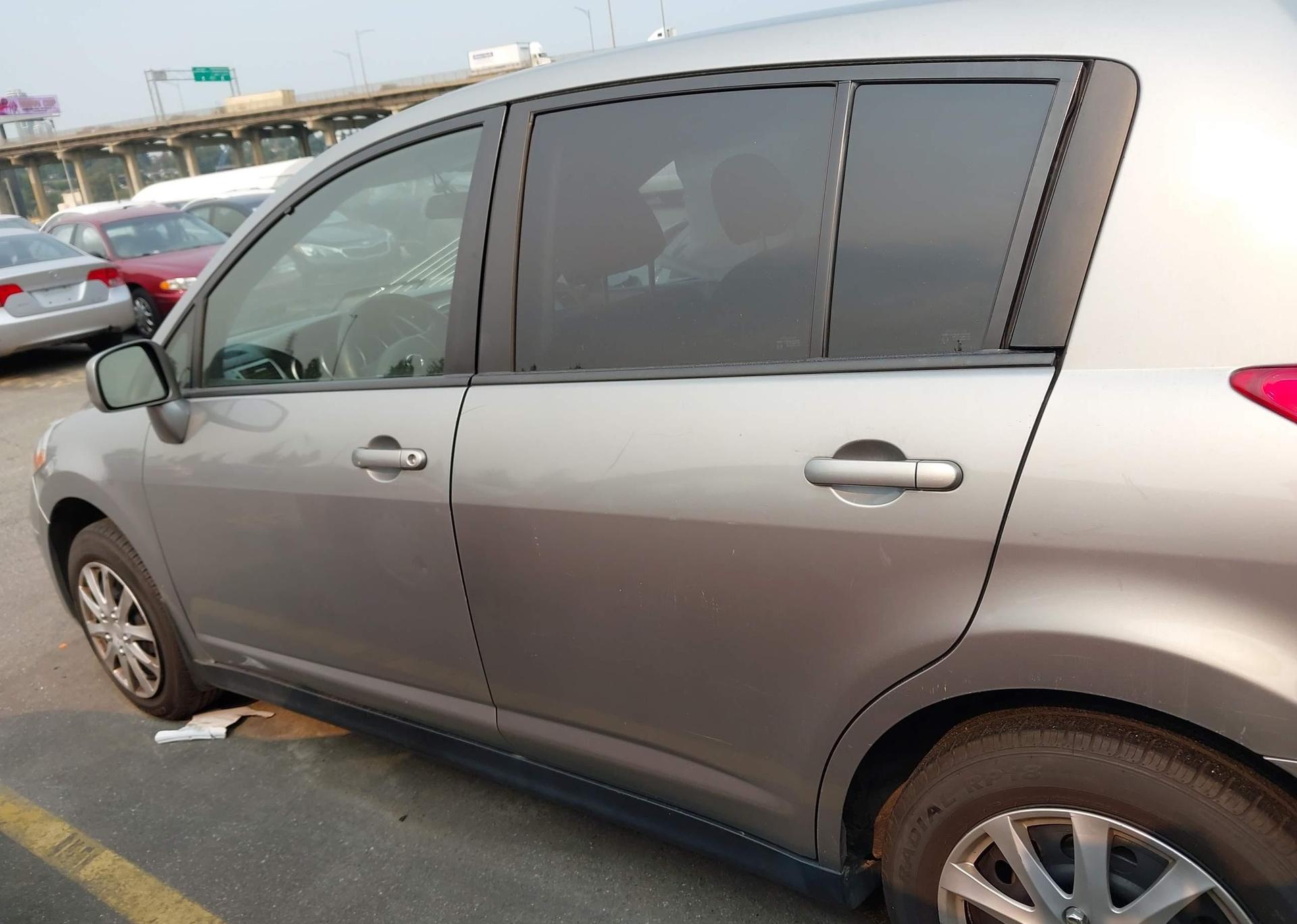 2010 NISSAN VERSA S