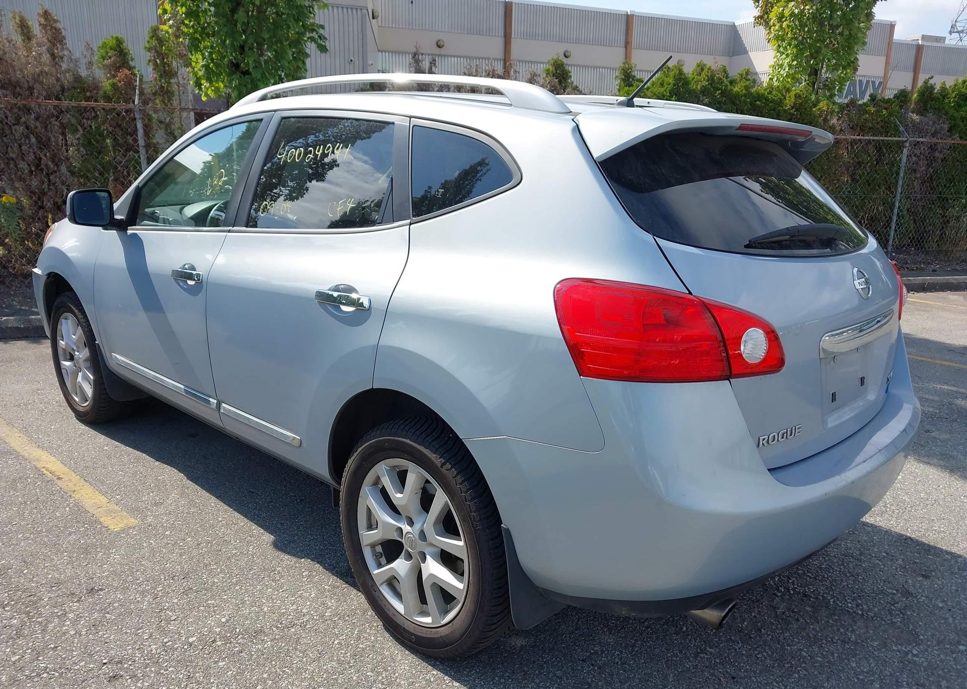 2011 NISSAN ROGUE