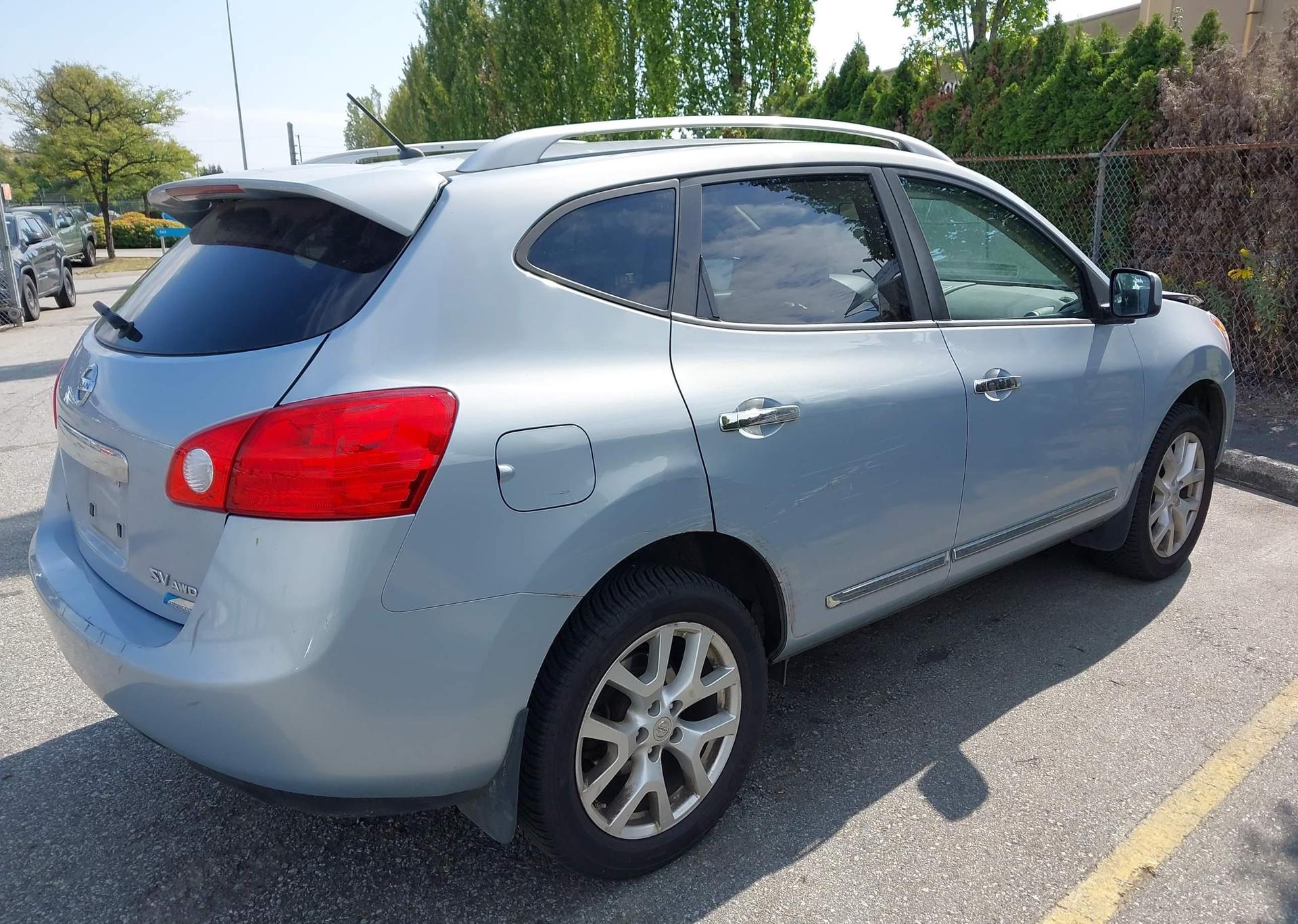 2011 NISSAN ROGUE