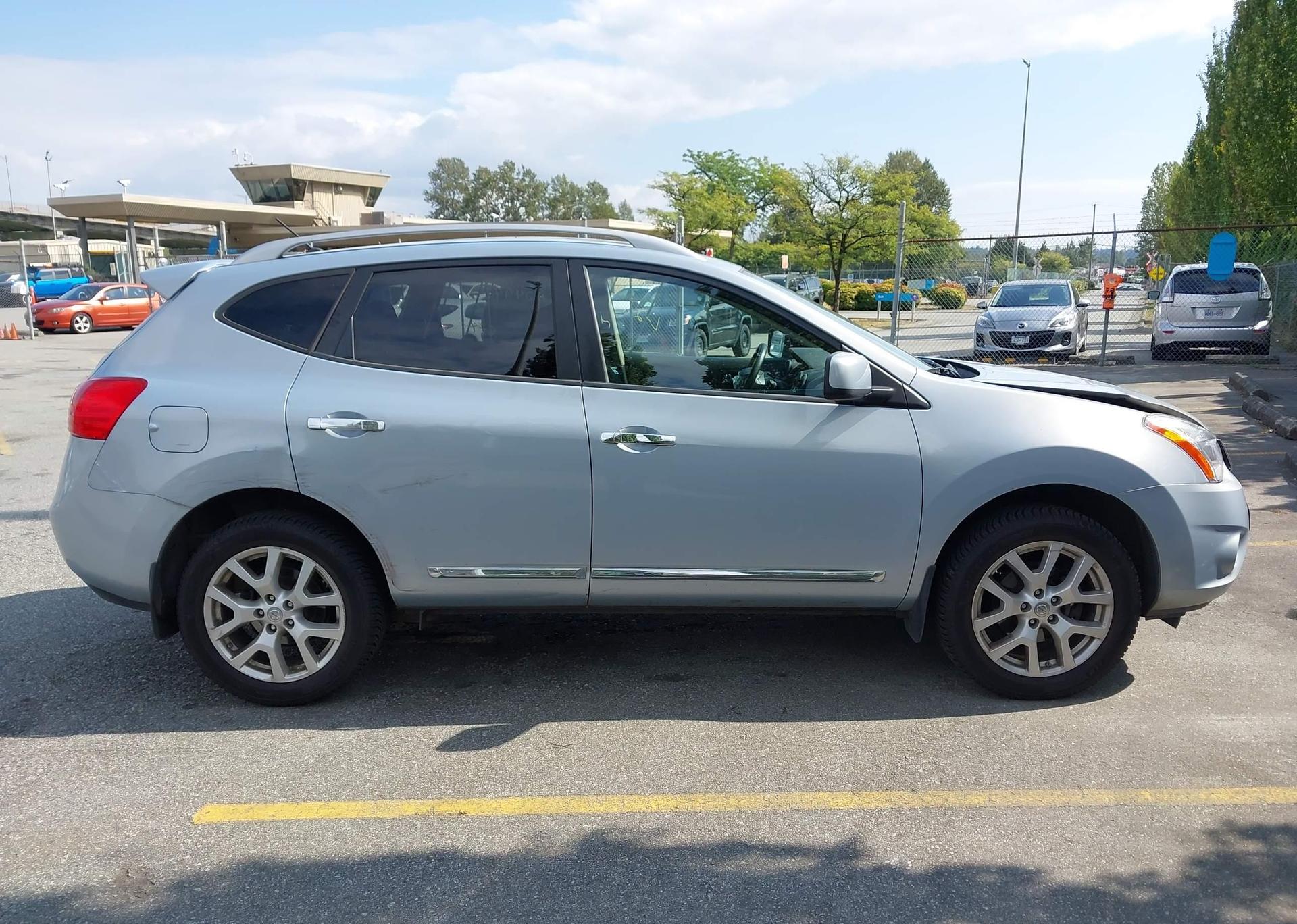 2011 NISSAN ROGUE