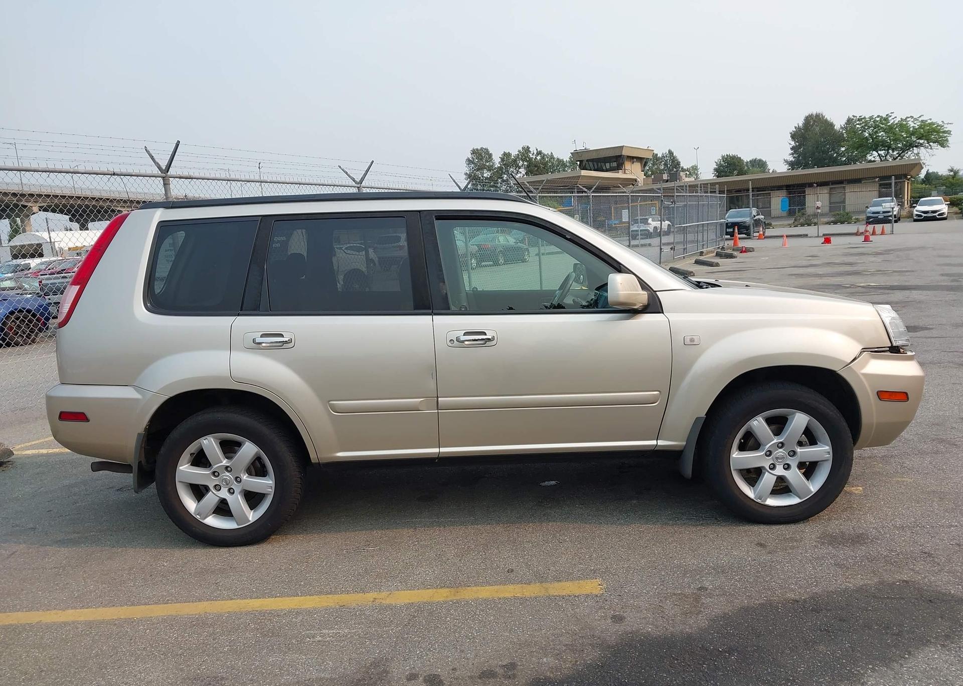 2006 NISSAN X-TRAIL XE
