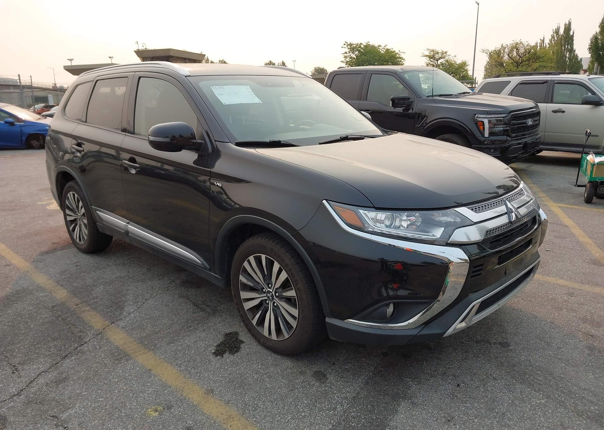2019 MITSUBISHI OUTLANDER SE