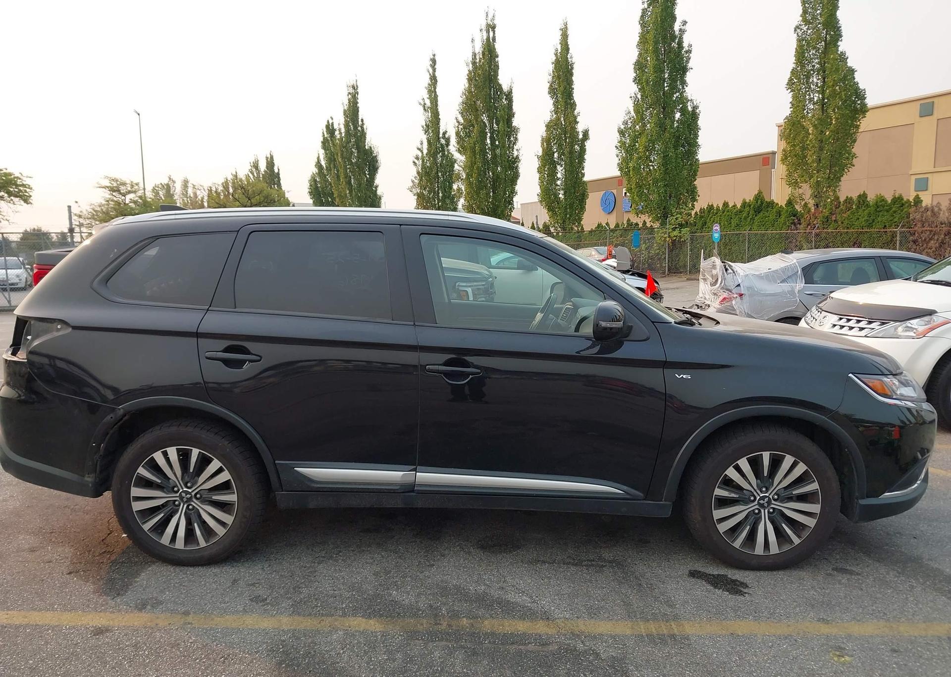 2019 MITSUBISHI OUTLANDER SE