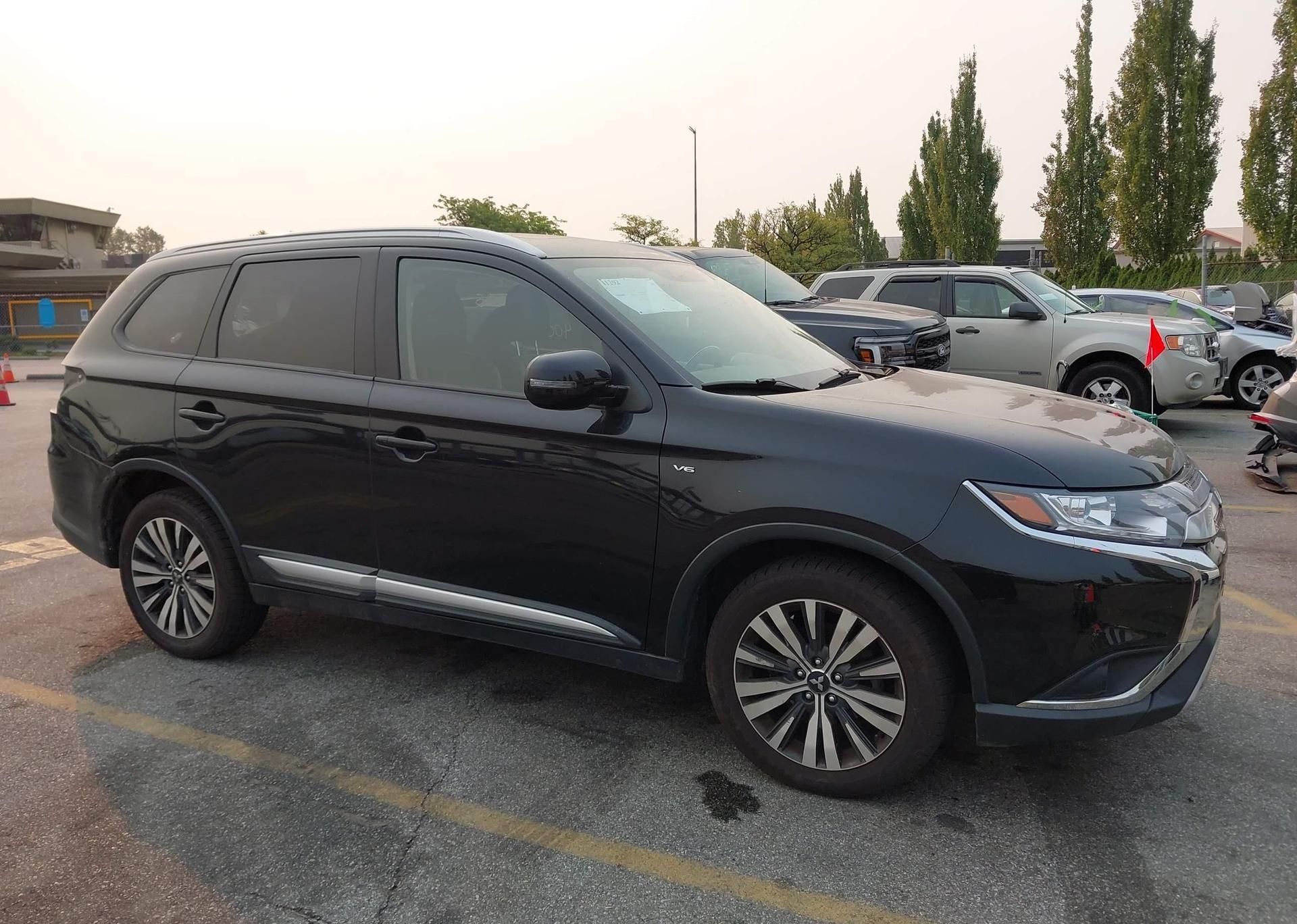 2019 MITSUBISHI OUTLANDER SE