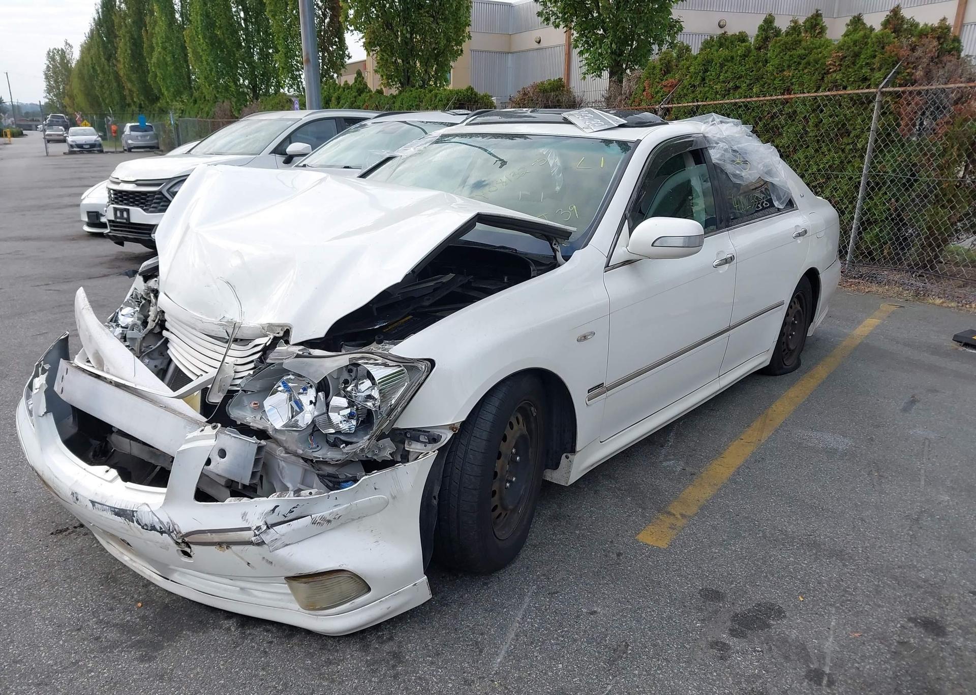 2004 TOYOTA CROWN XLE