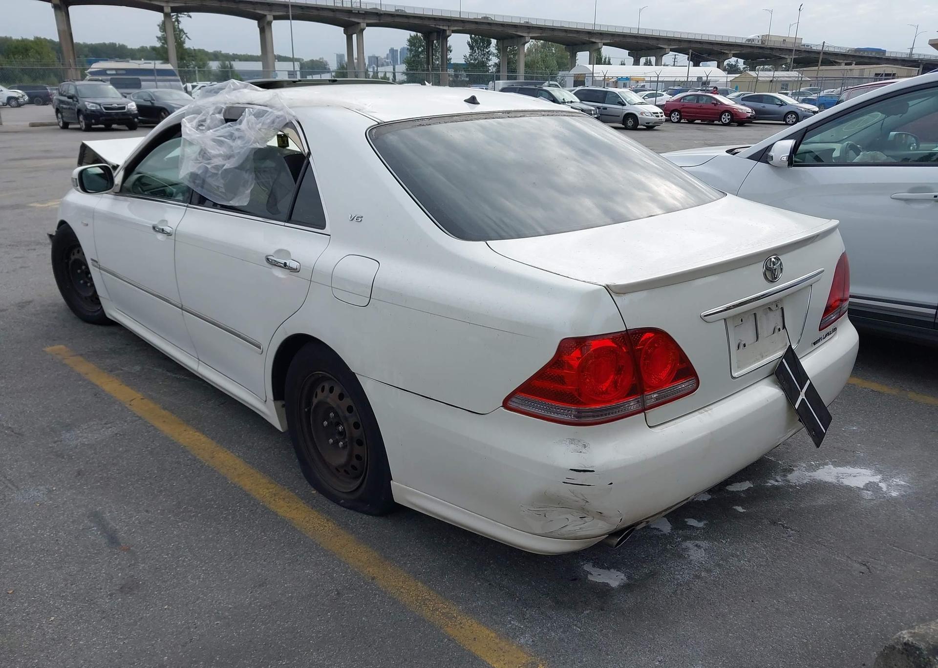 2004 TOYOTA CROWN XLE