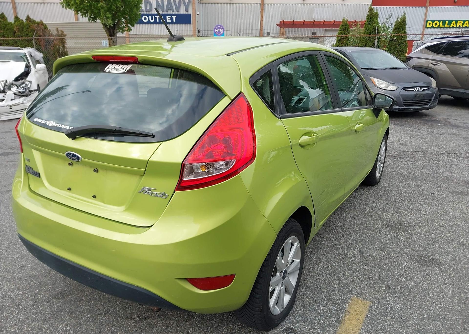 2011 FORD FIESTA SE