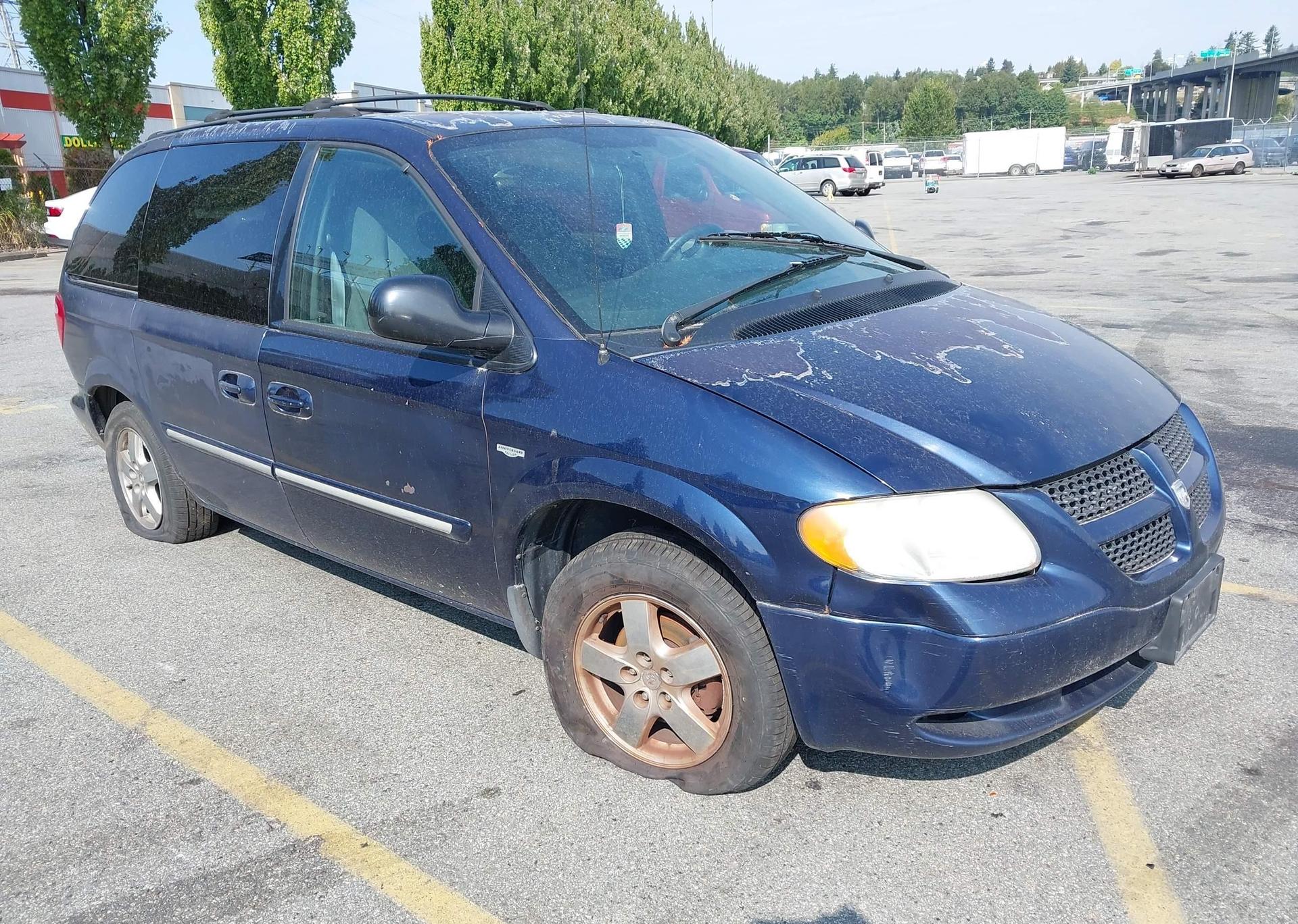 2004 DODGE CARAVAN SE