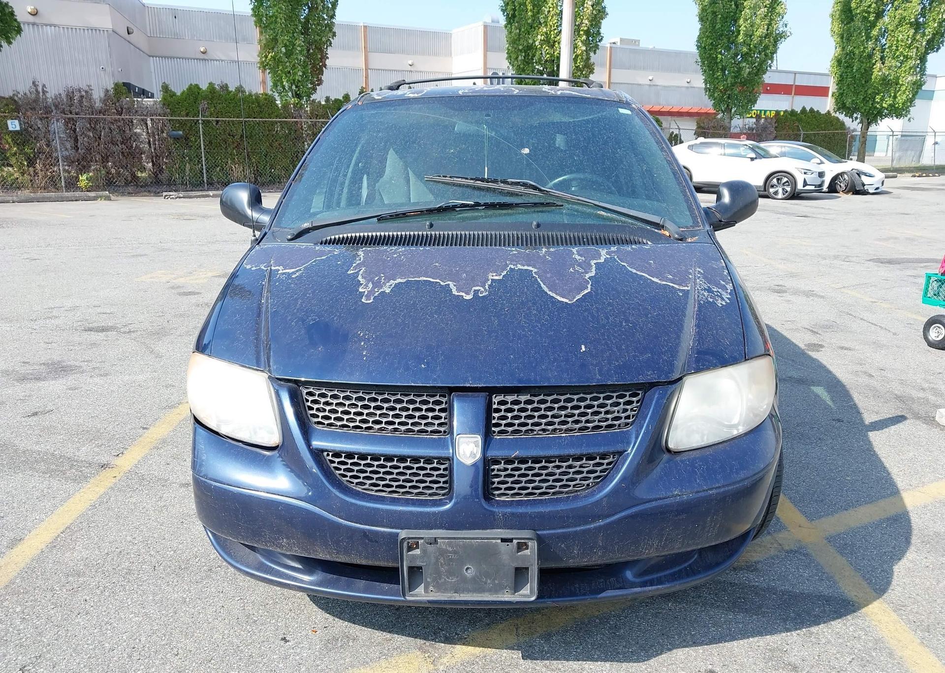 2004 DODGE CARAVAN SE