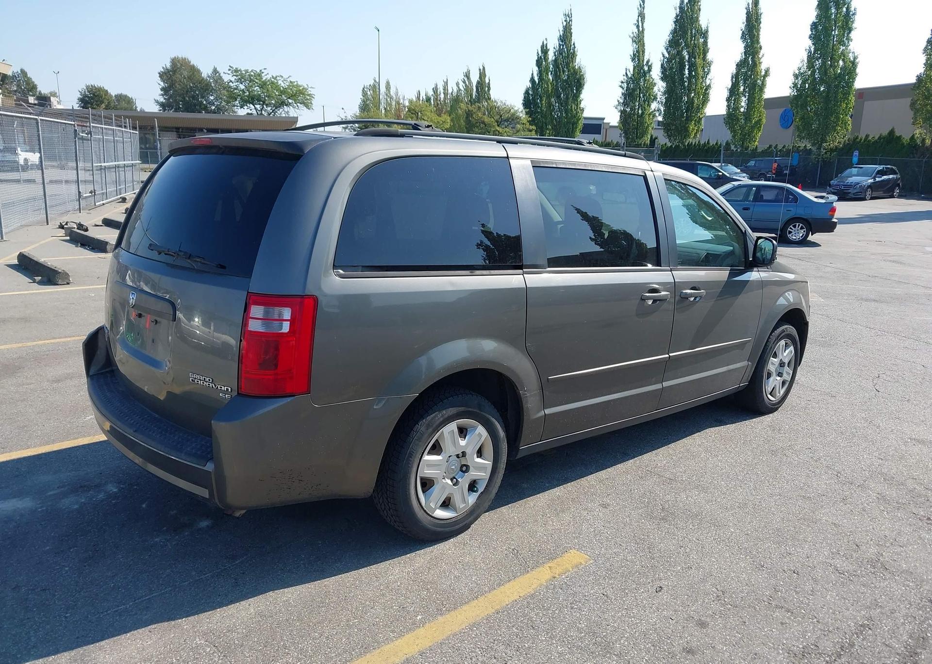 2010 DODGE GRAND CARAVAN SE