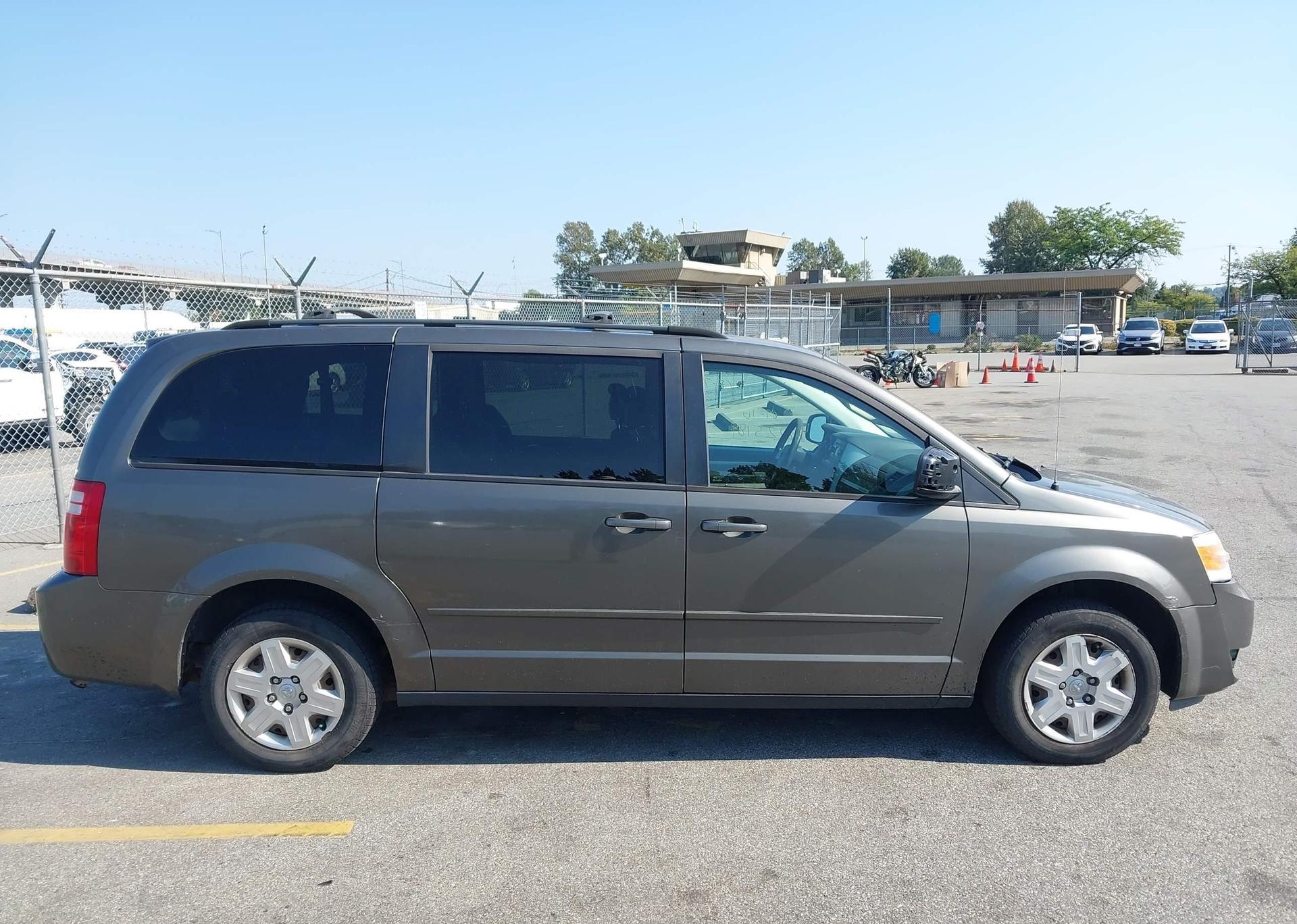 2010 DODGE GRAND CARAVAN SE