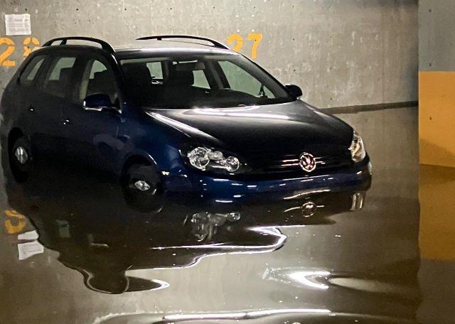 2011 VOLKSWAGEN GOLF