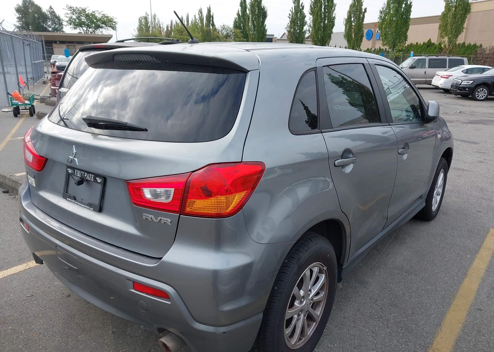2011 MITSUBISHI RVR