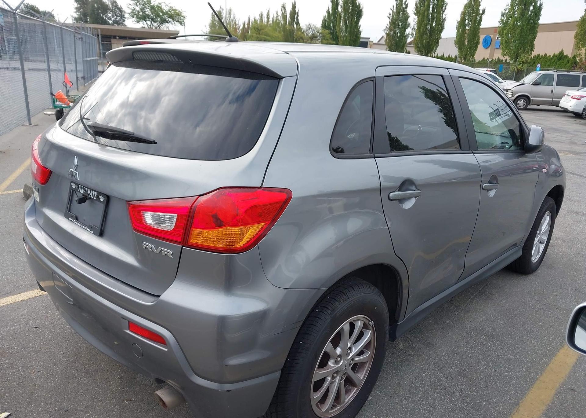 2011 MITSUBISHI RVR