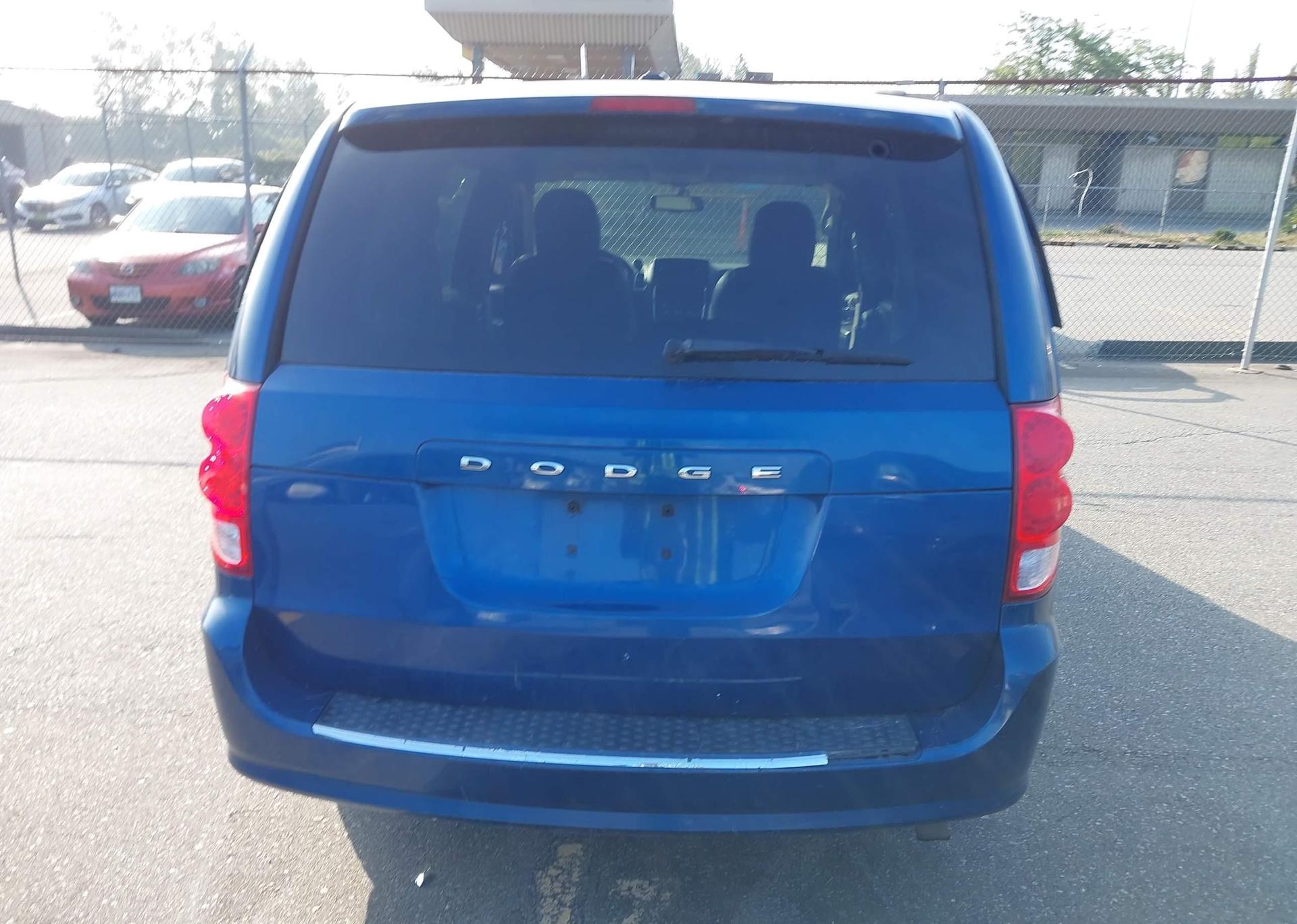 2011 DODGE GRAND CARAVAN EXPRESS