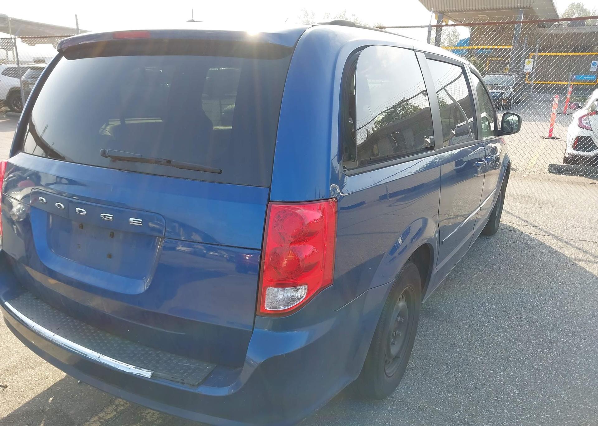 2011 DODGE GRAND CARAVAN EXPRESS