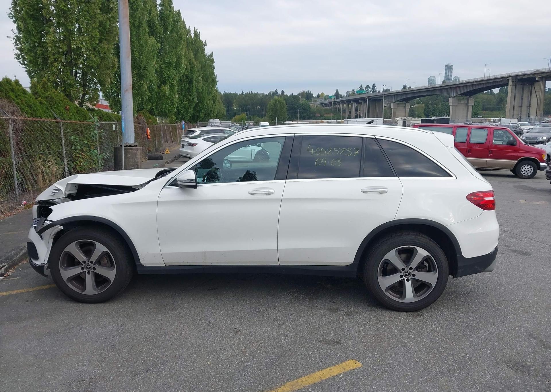 2018 MERCEDES-BENZ GLC 300 4MATIC