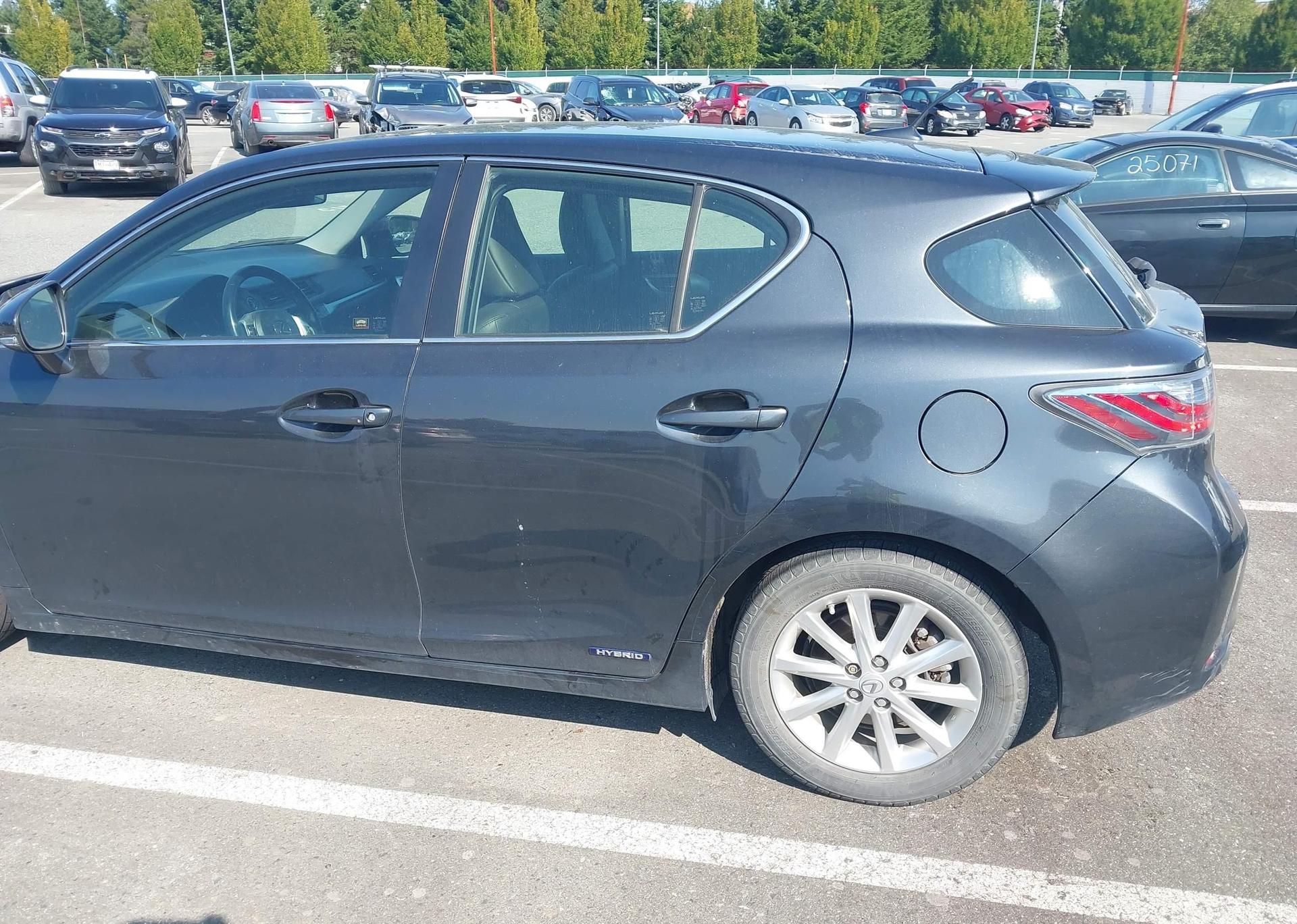 2011 LEXUS CT 200