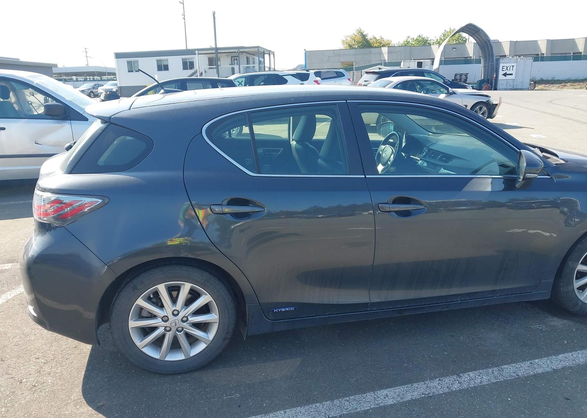 2011 LEXUS CT 200