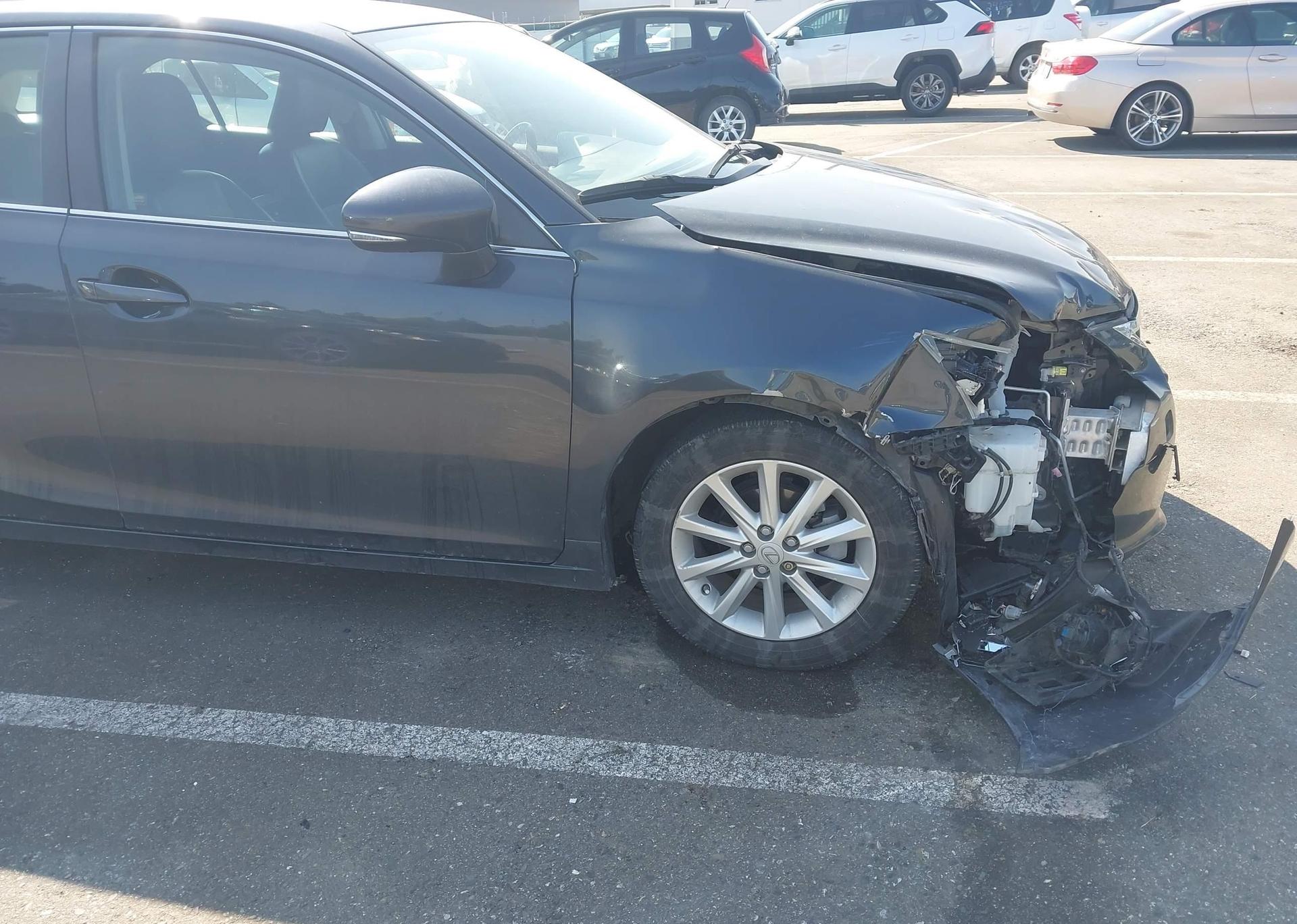 2011 LEXUS CT 200