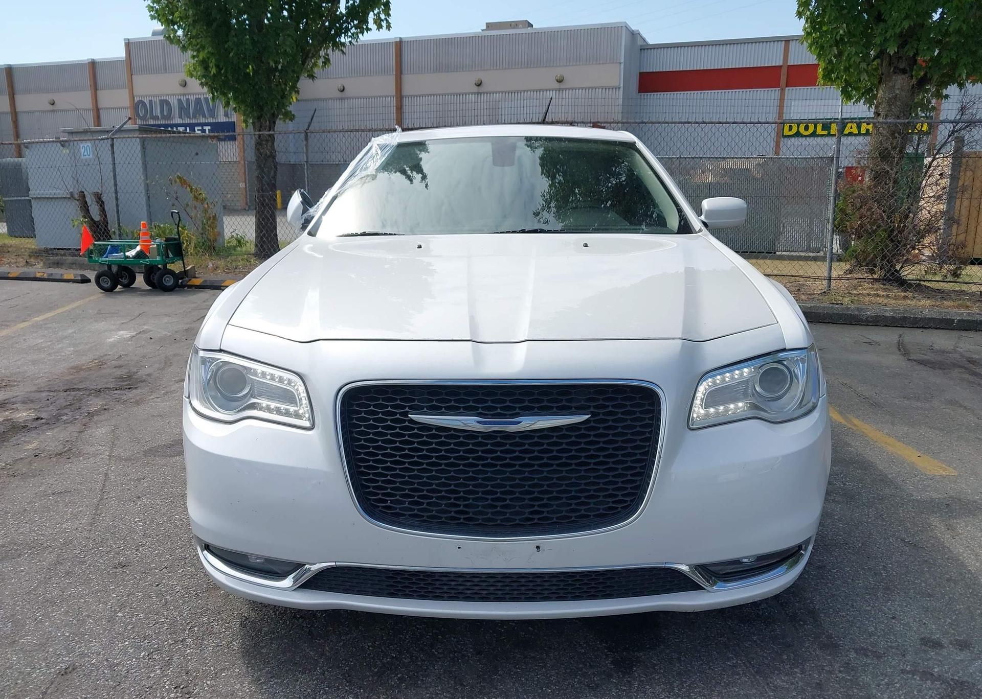 2015 CHRYSLER 300
