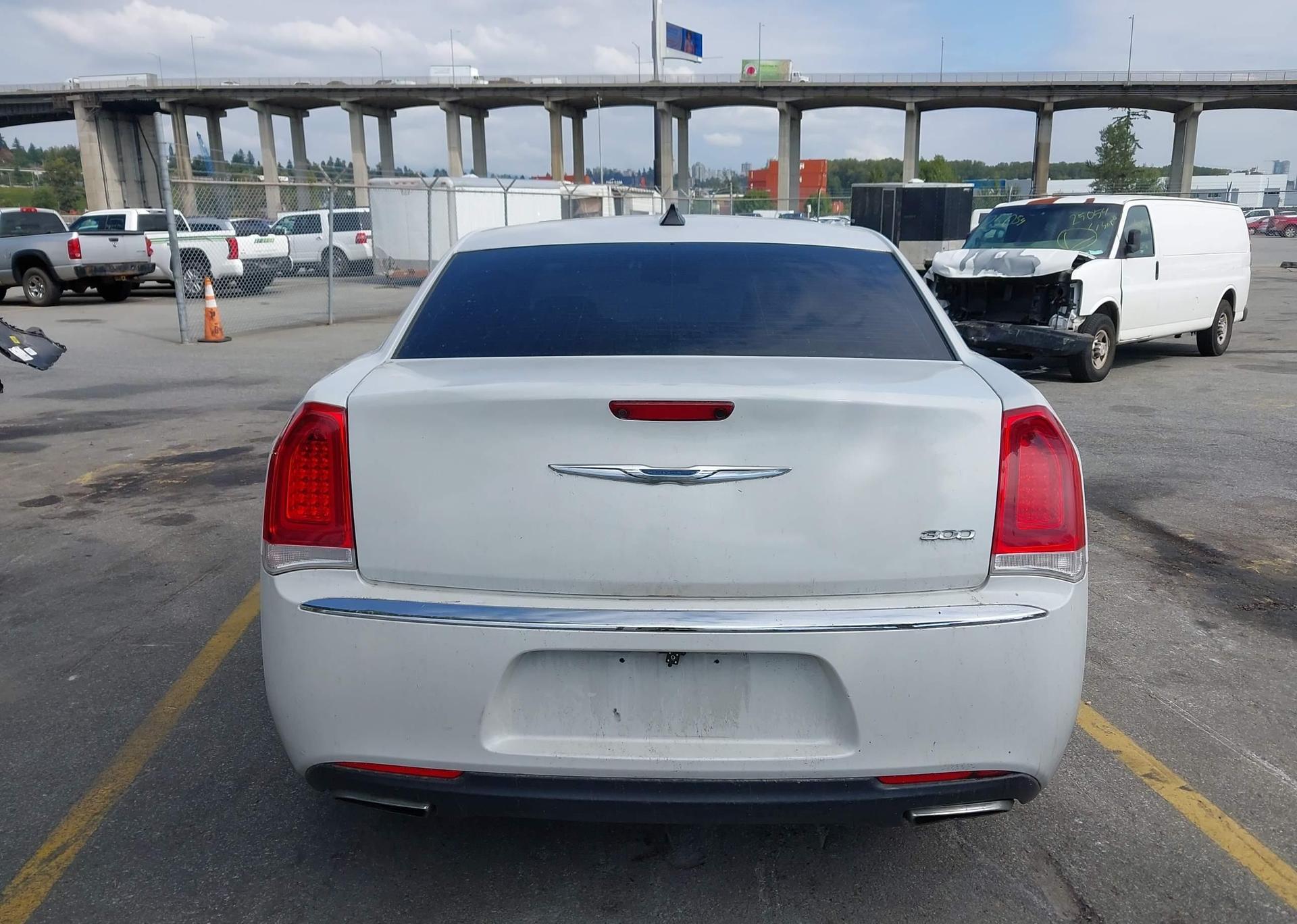 2015 CHRYSLER 300