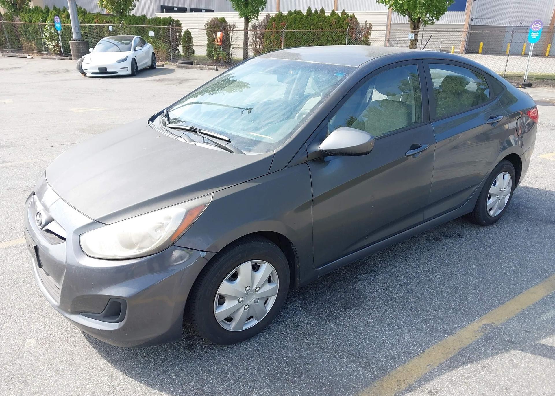 2012 HYUNDAI ACCENT GLS