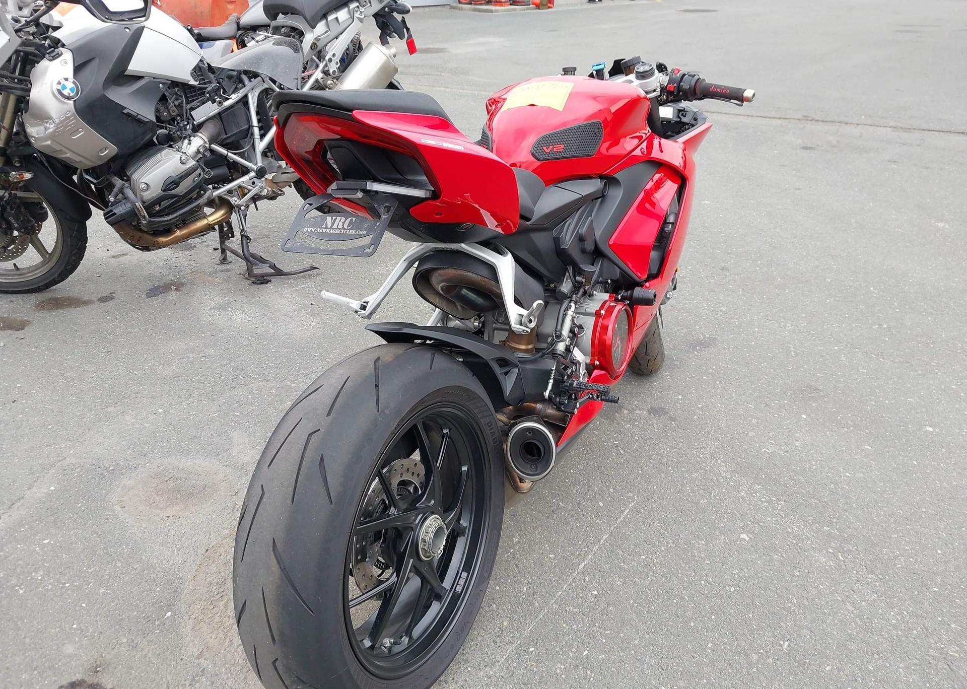 2024 DUCATI PANIGALE V2