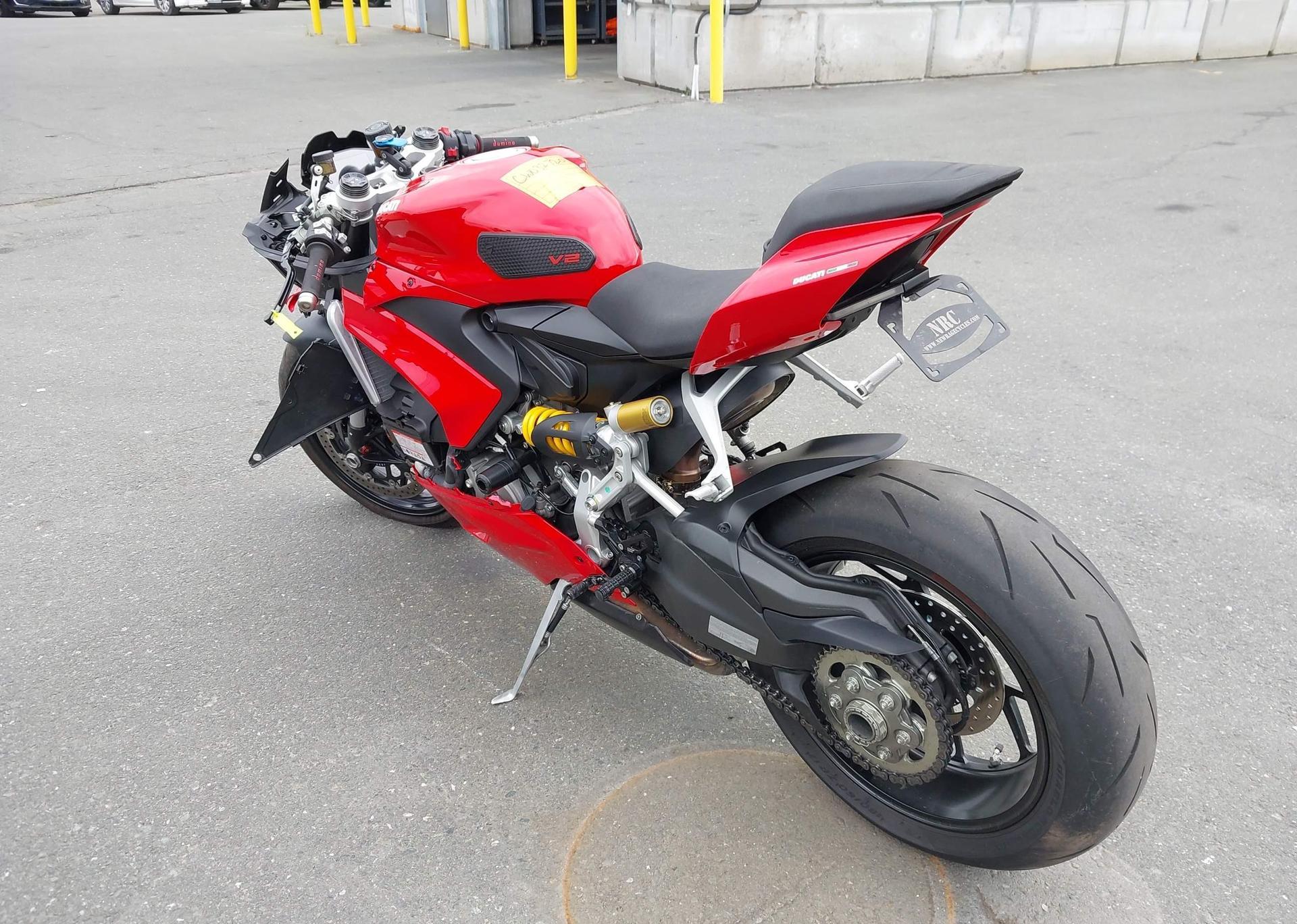 2024 DUCATI PANIGALE V2